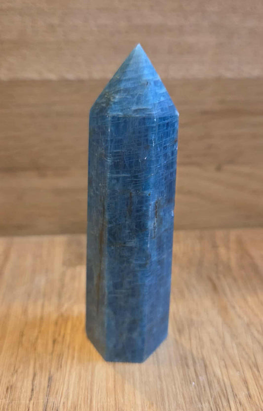 Apatite point, 9.1cm