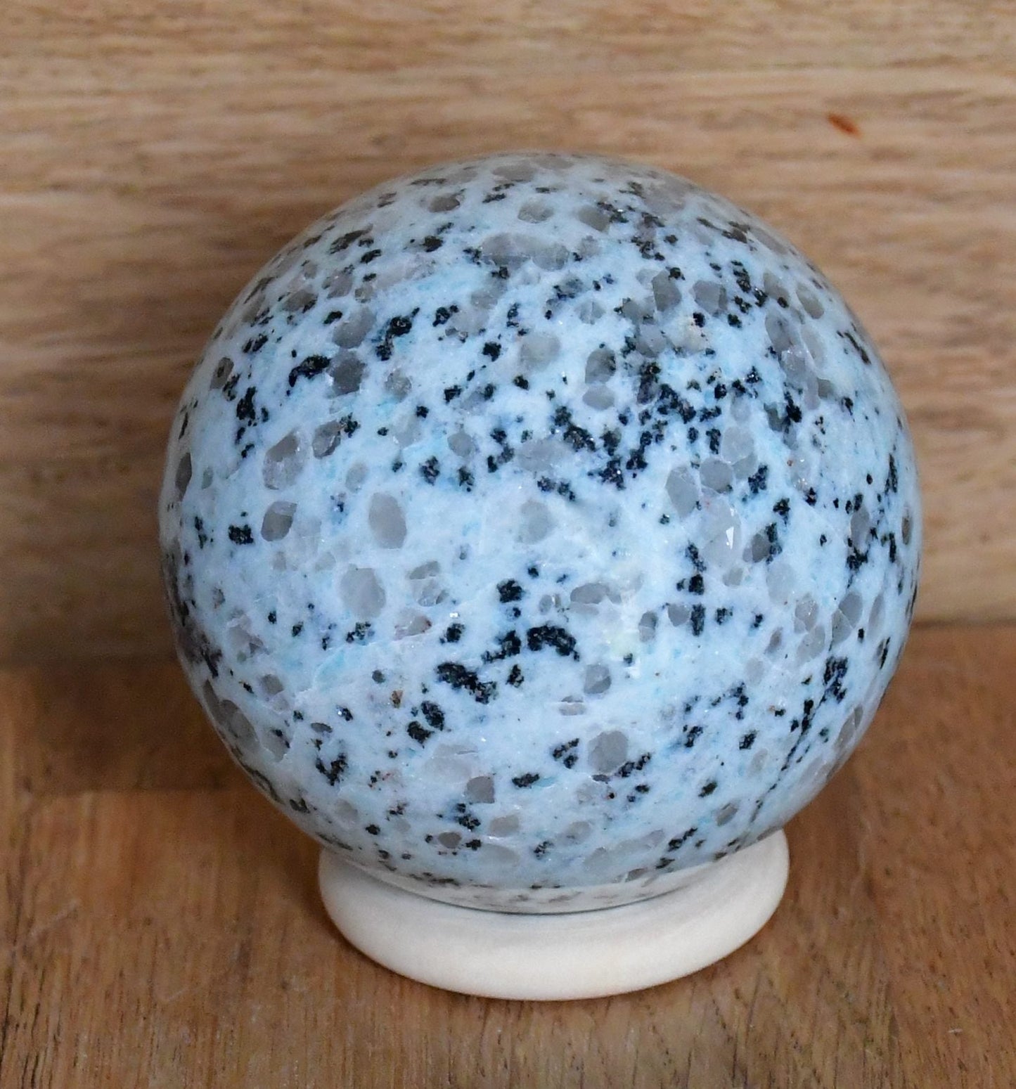 Kiwi Jasper sphere, 7.03cm