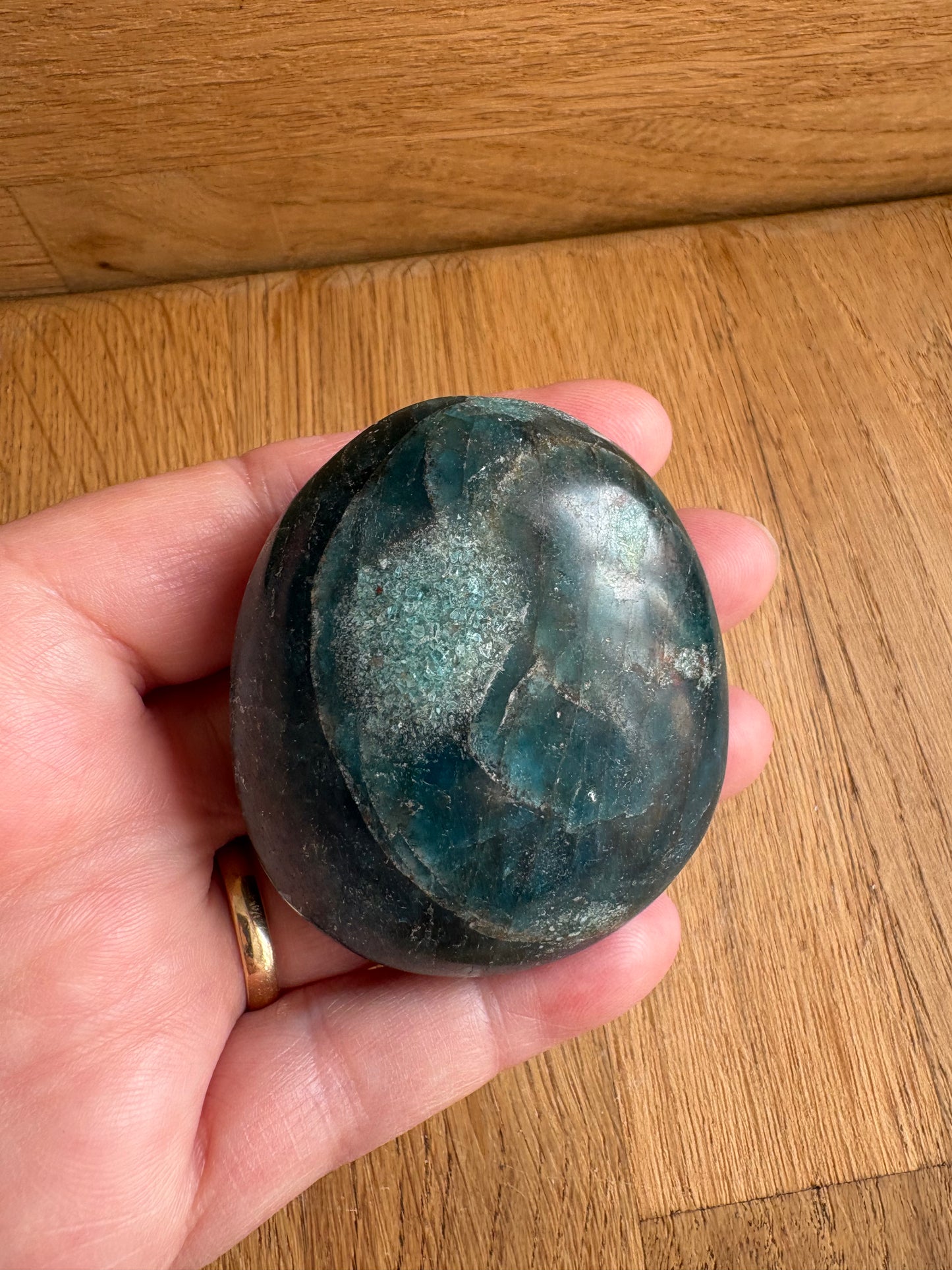 Apatite palmstone