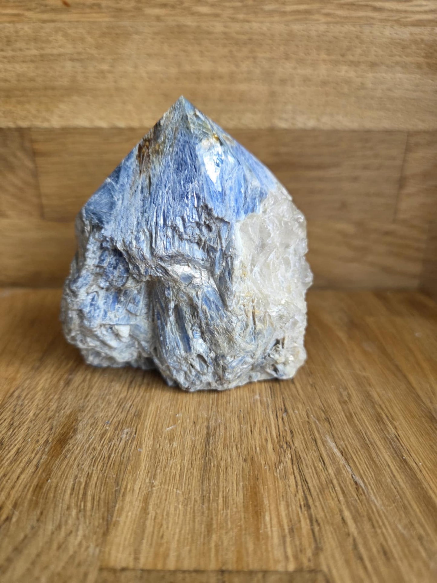 Kyanite generator point