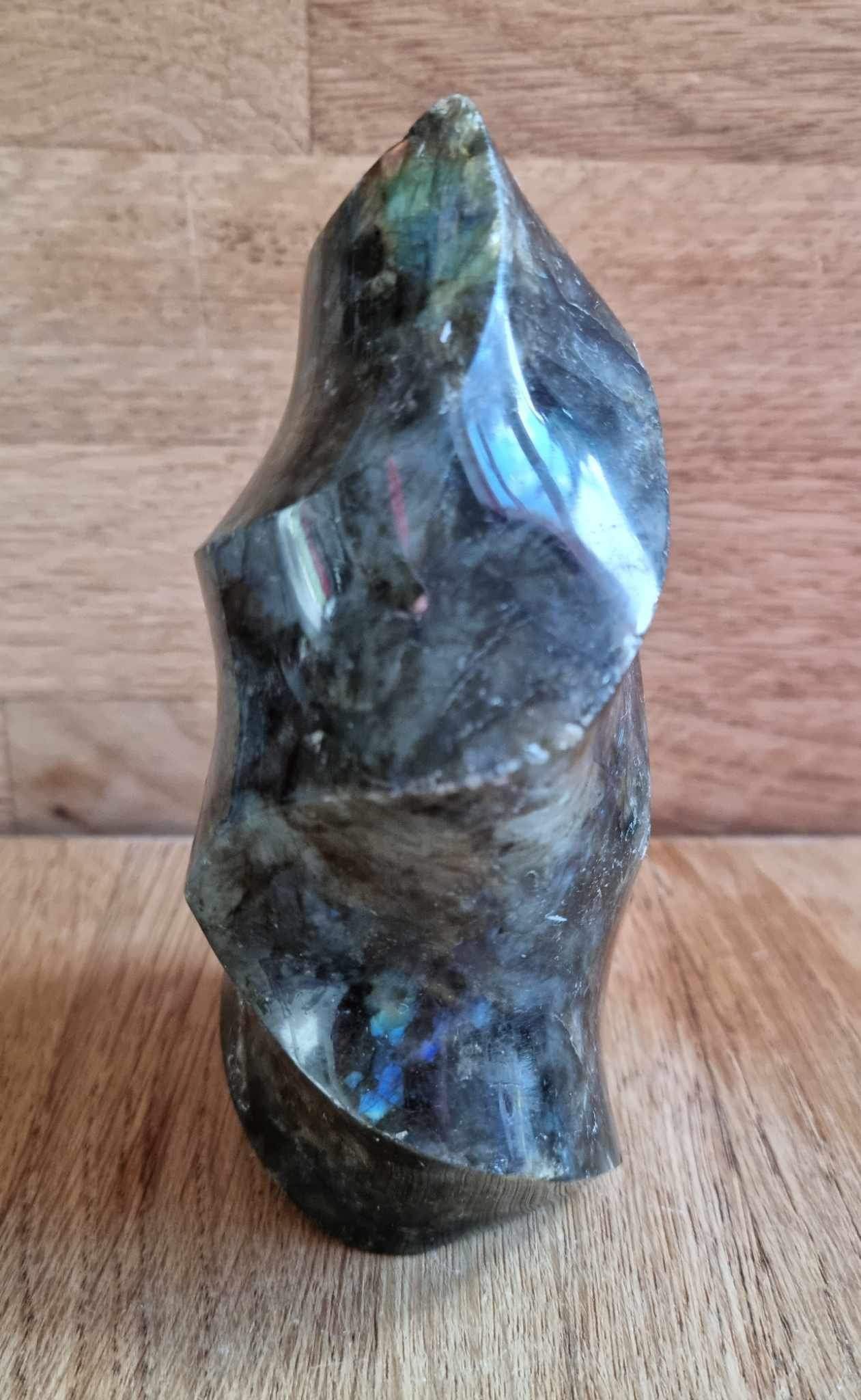 Labradorite flame, 11 cm