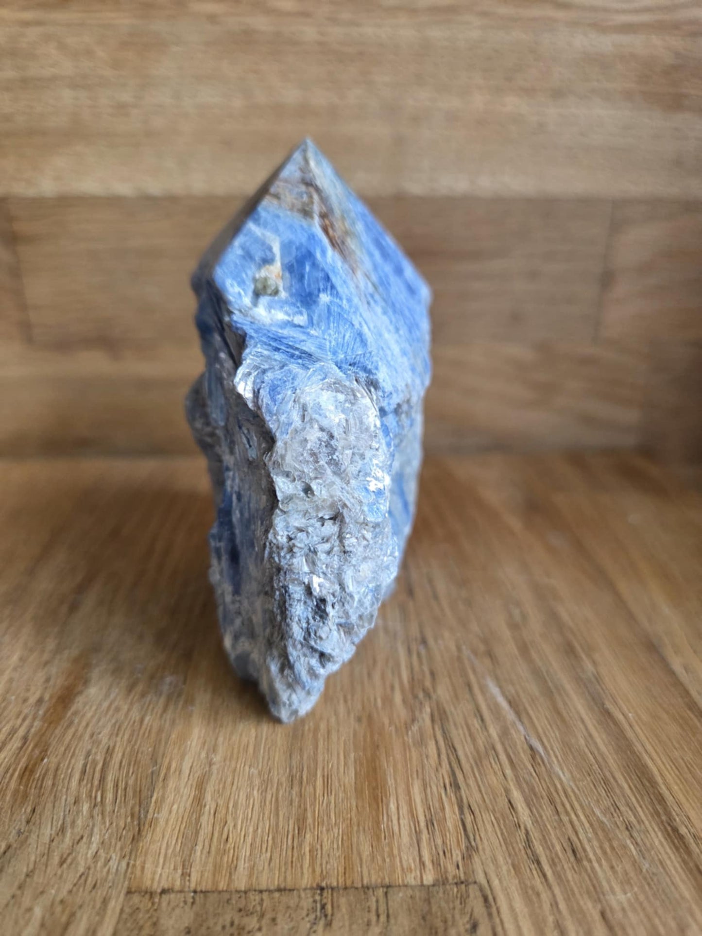 Kyanite generator point