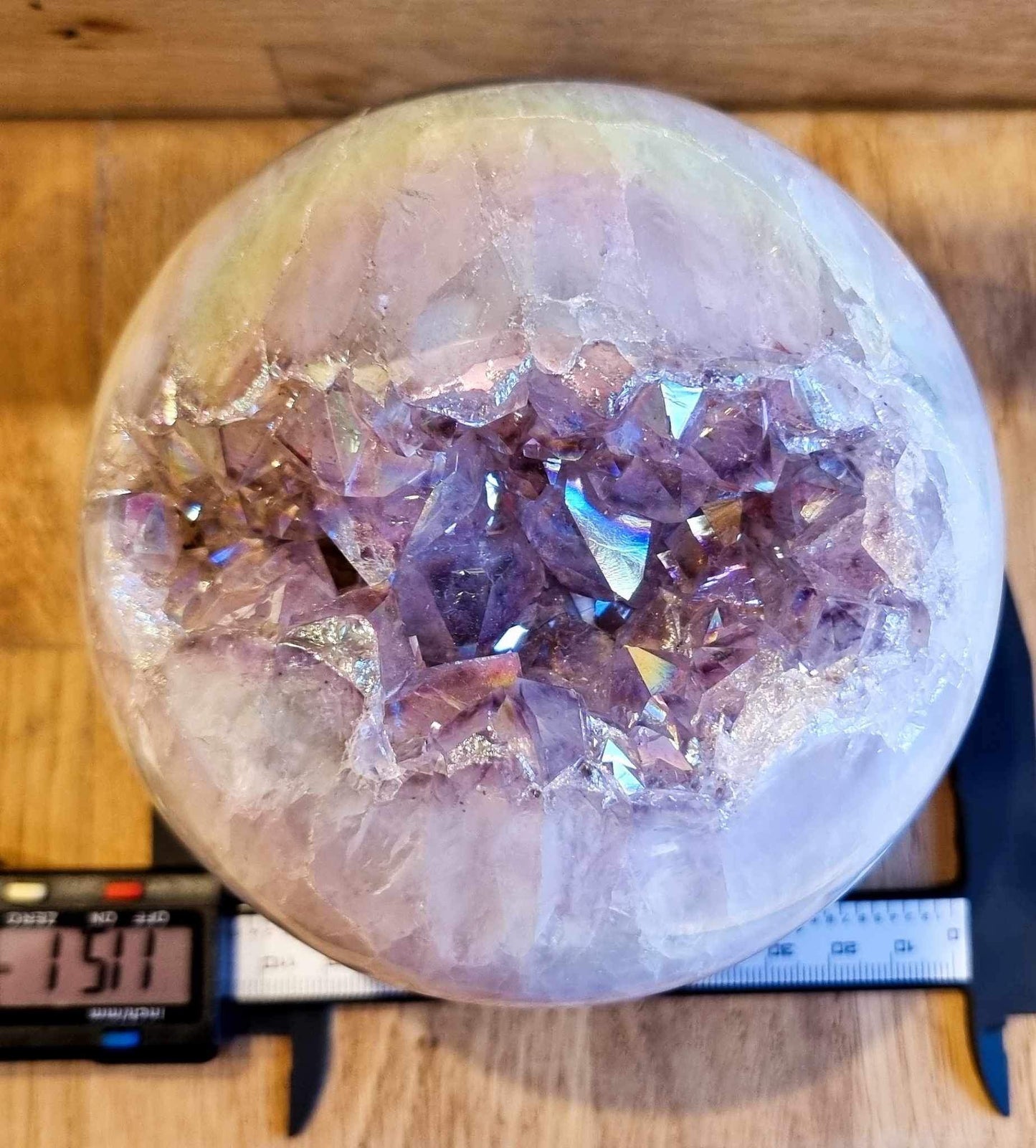 Amethyst aura druze sphere, 11.51 cm