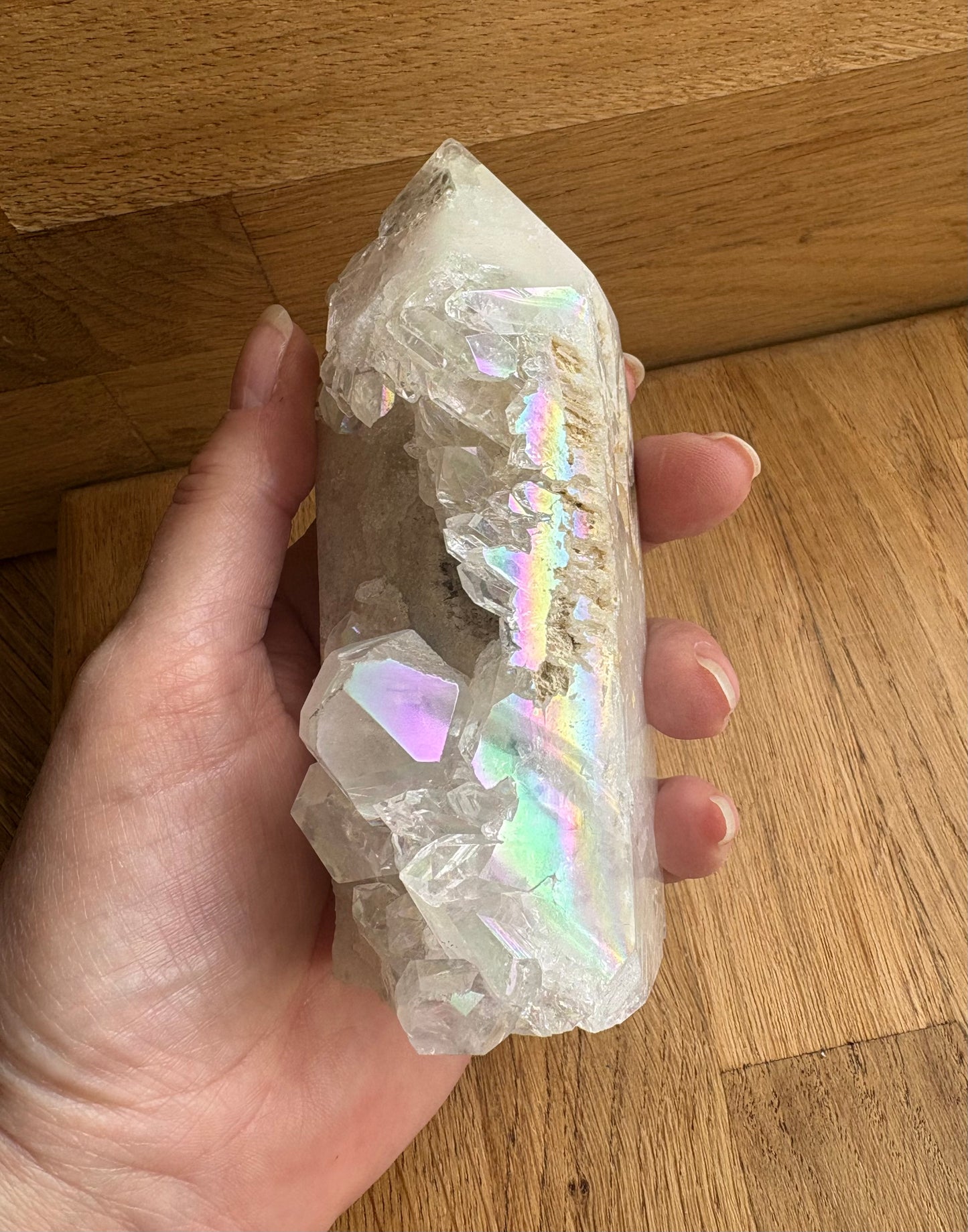 Clear quartz cluster point