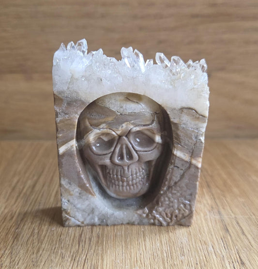 Agate skull carving