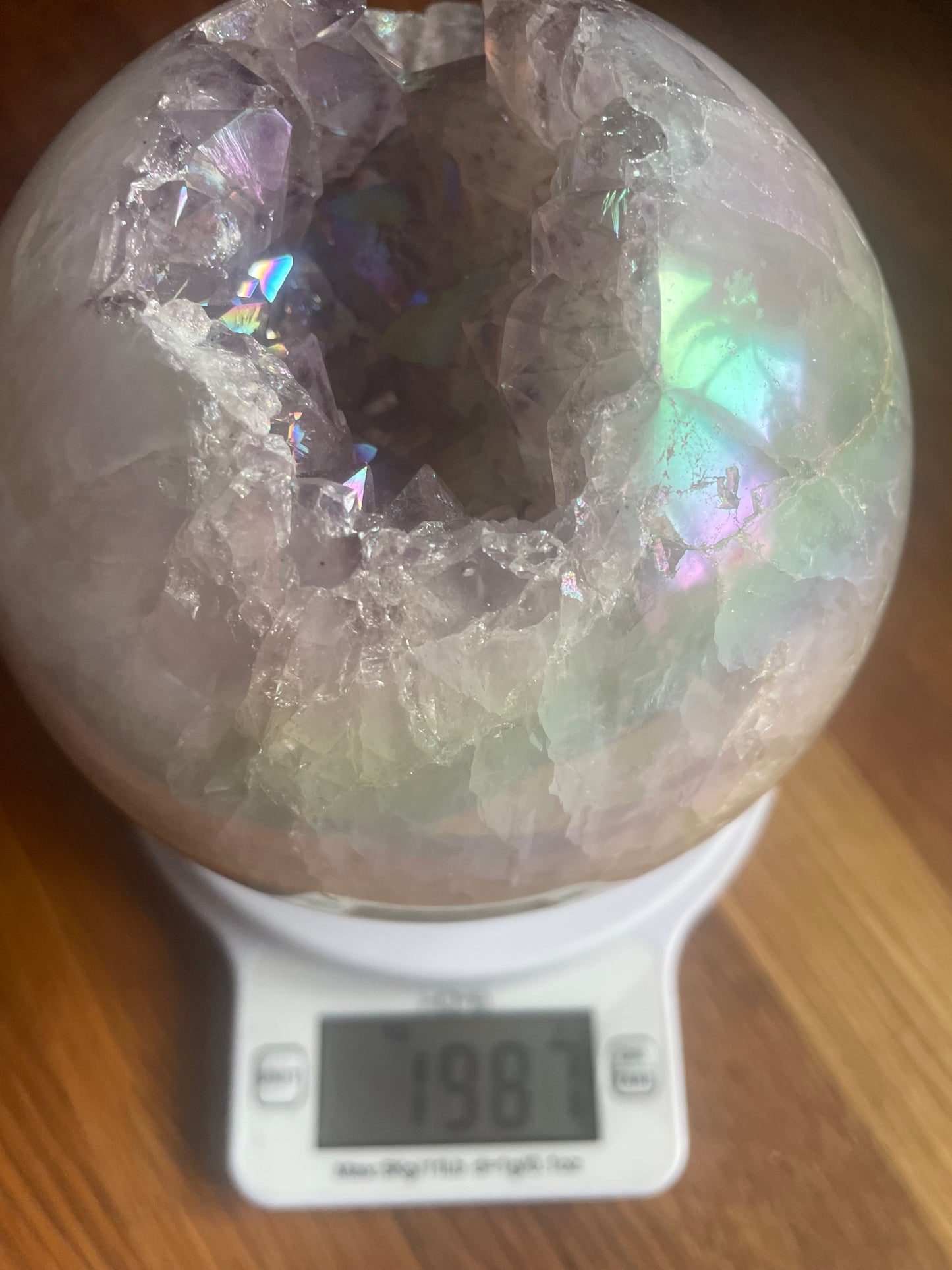 Amethyst aura druze sphere, 11.51 cm