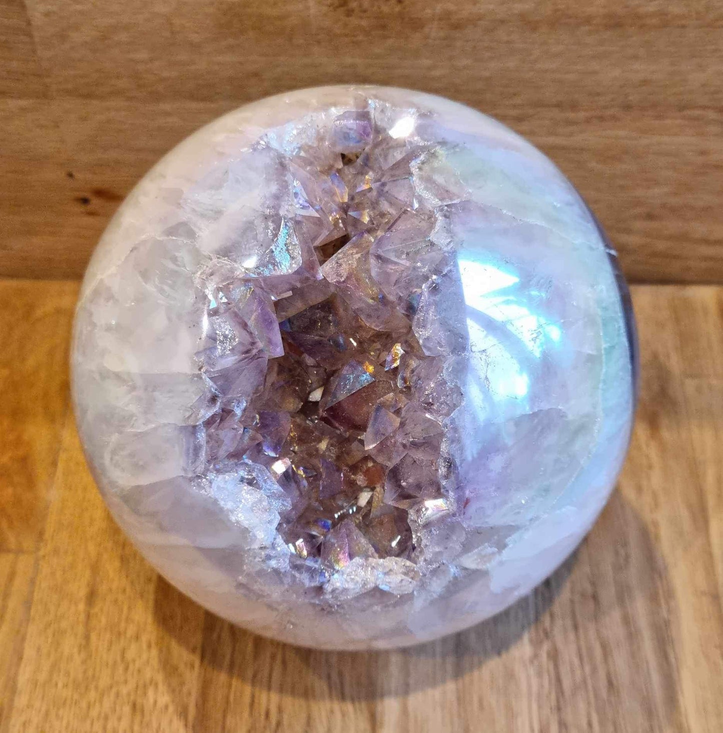 Amethyst aura druze sphere, 11.51 cm