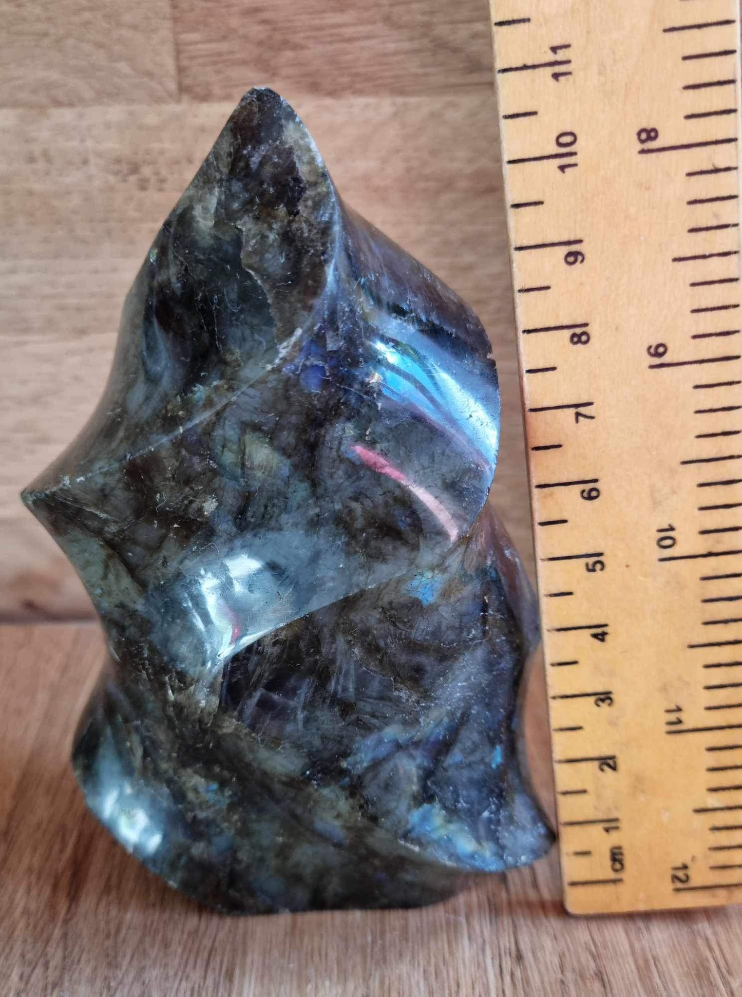 Labradorite flame, 11 cm