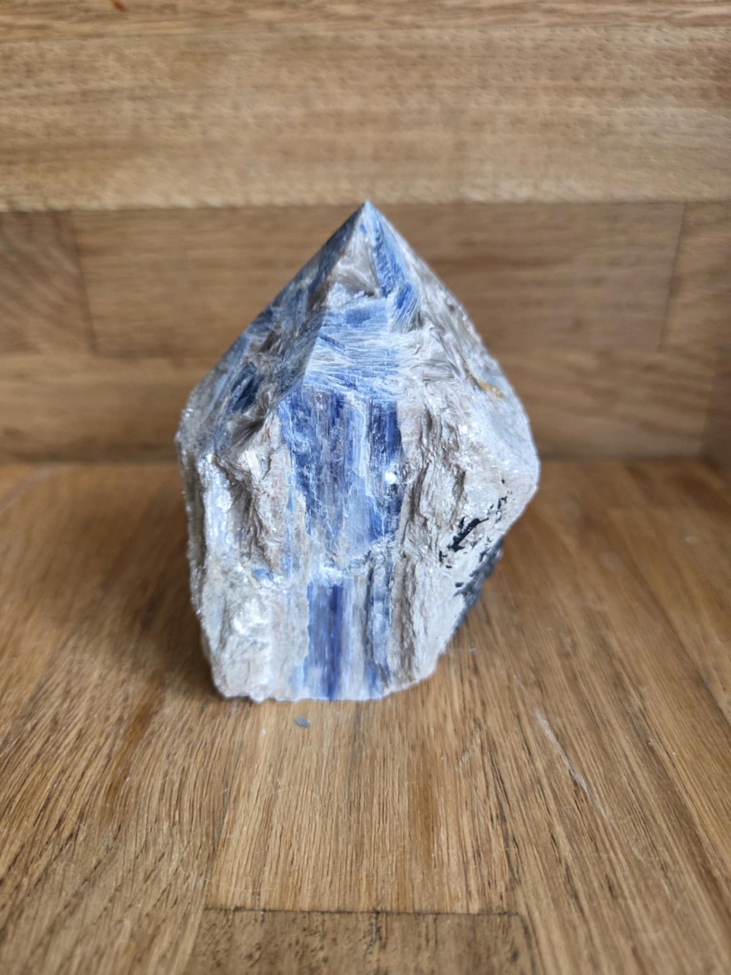 Kyanite generator point