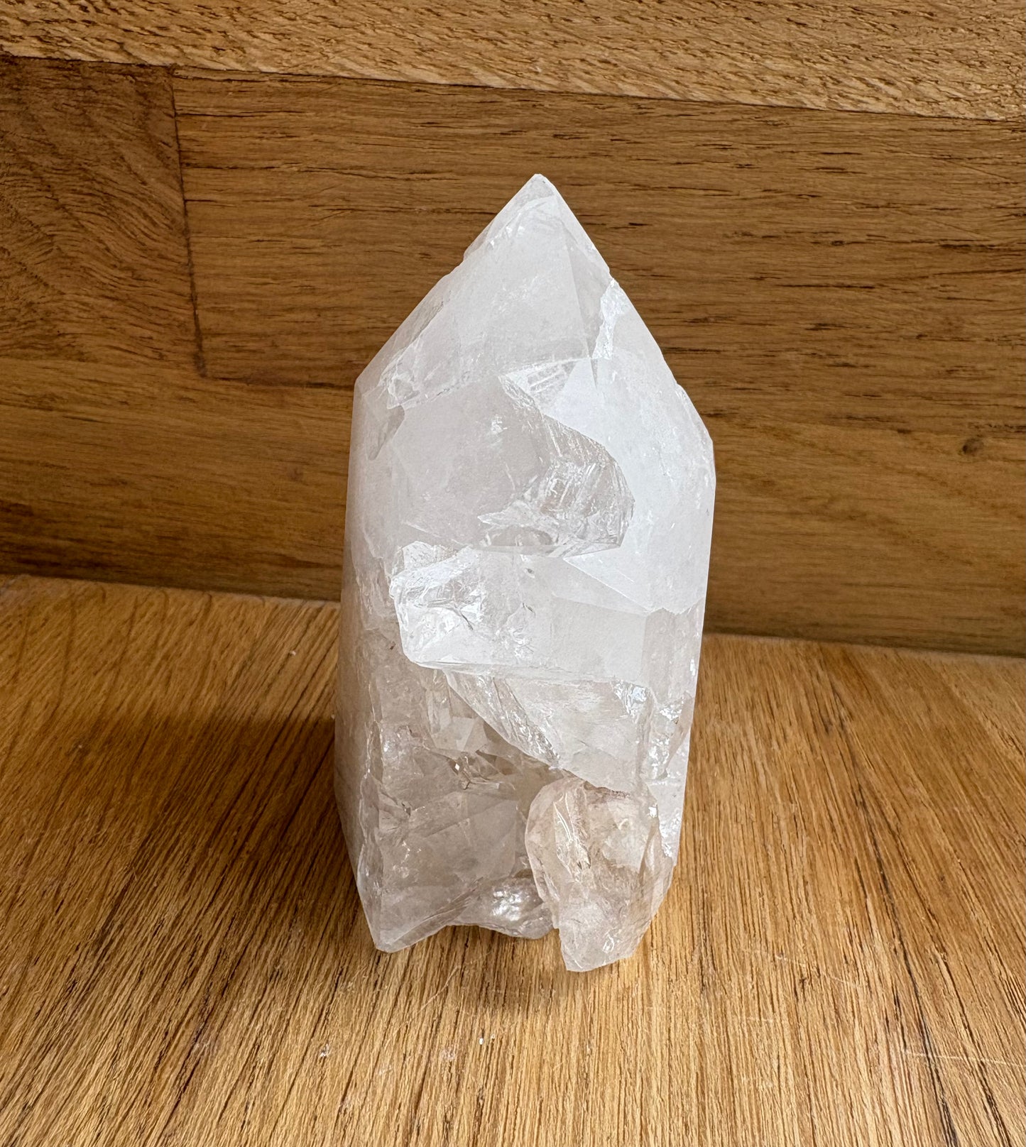 Clear quartz cluster point