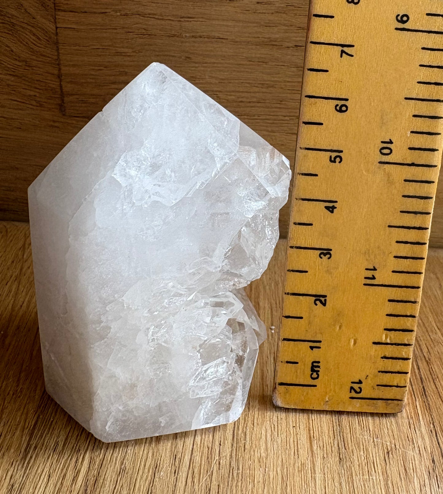 Clear quartz cluster point