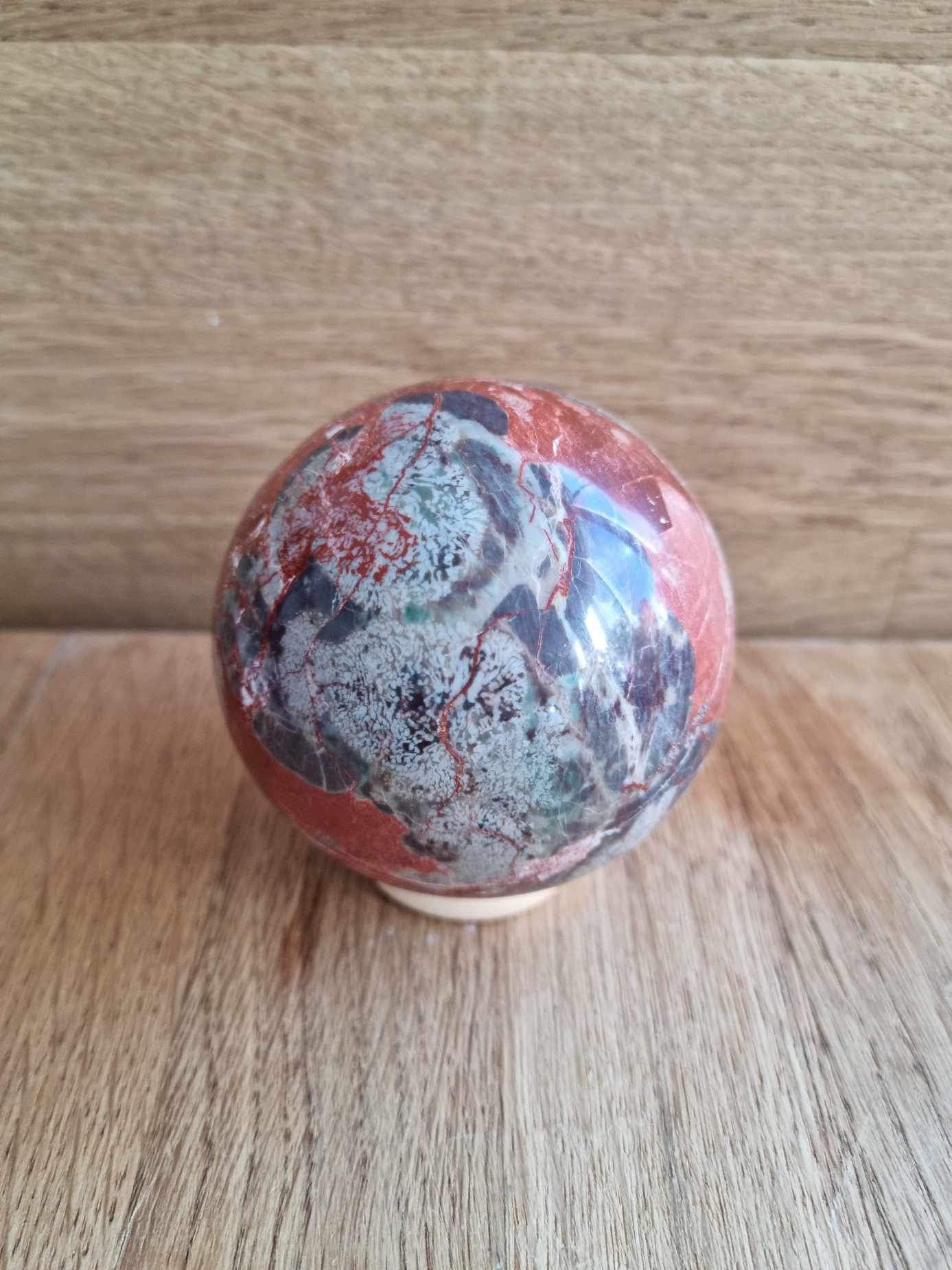 Money agate sphere, 6.75cm