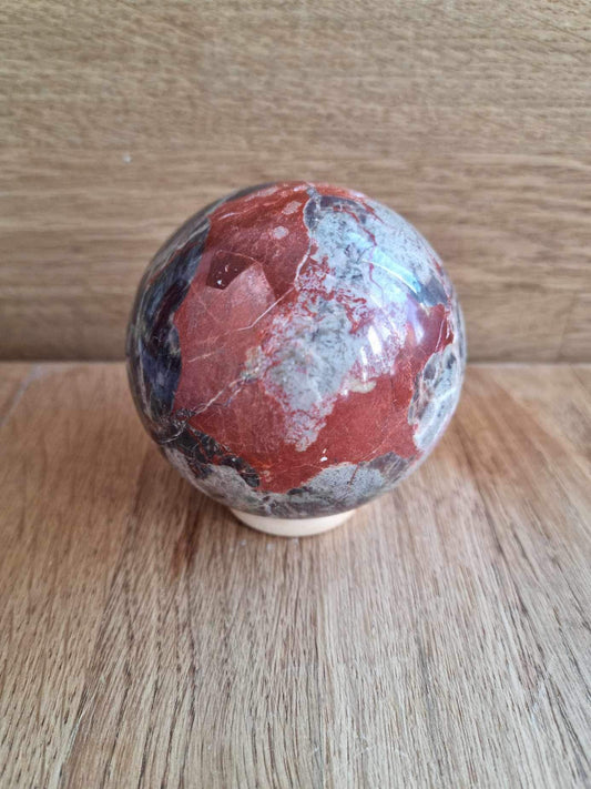 Money agate sphere, 6.75cm