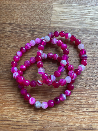 Pink agate bead bracelet