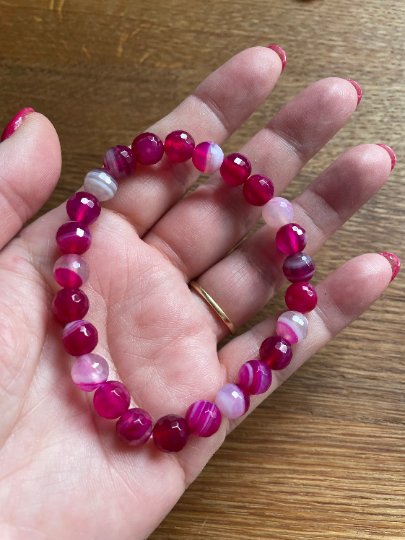 Pink agate bead bracelet