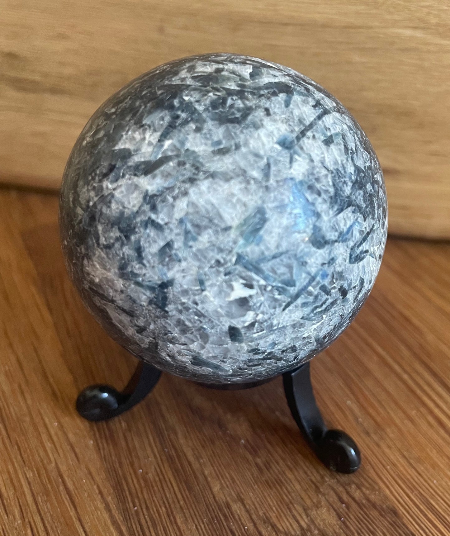 Kyanite sphere, 5.43cm