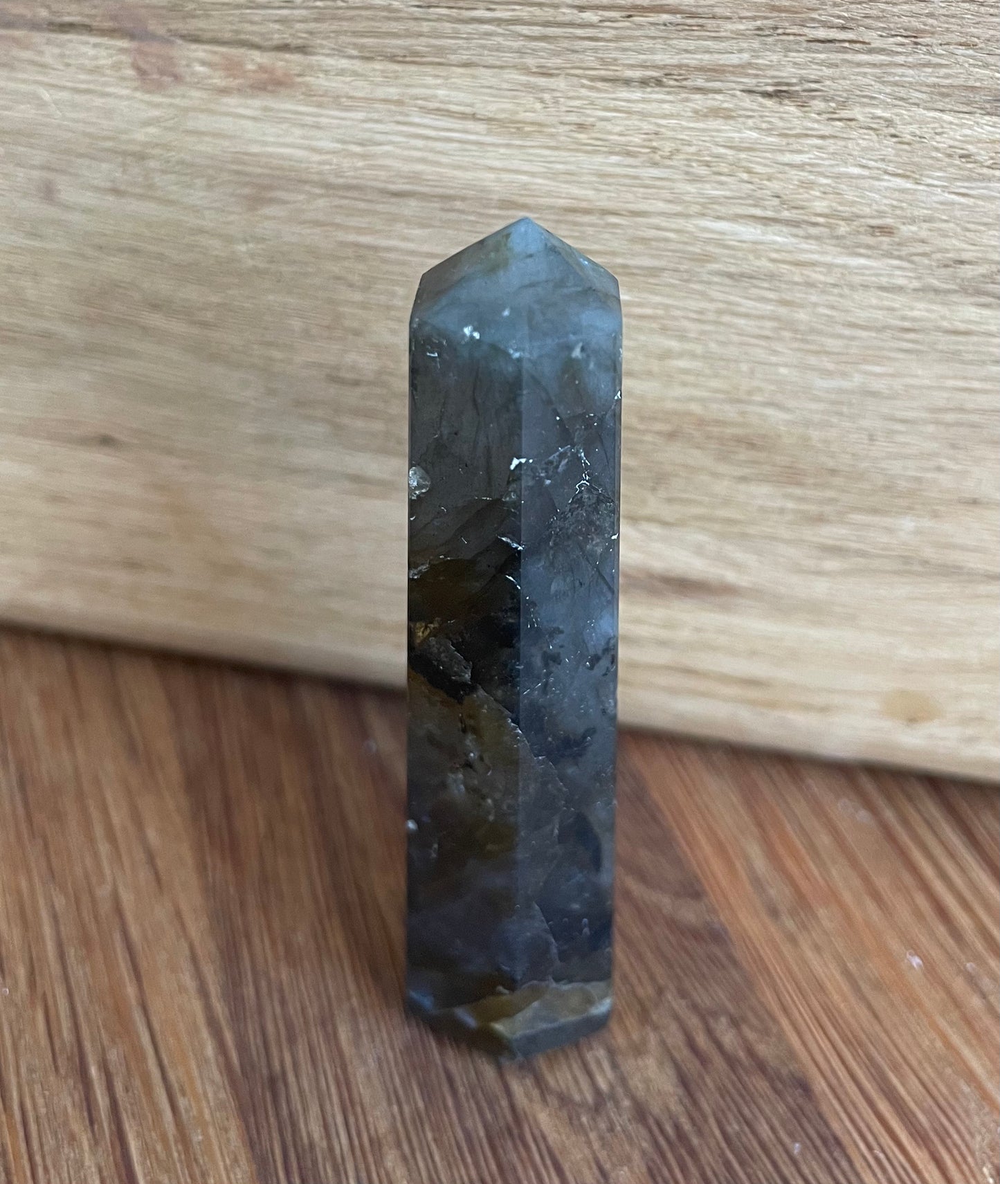 Labradorite point, 6.91cm