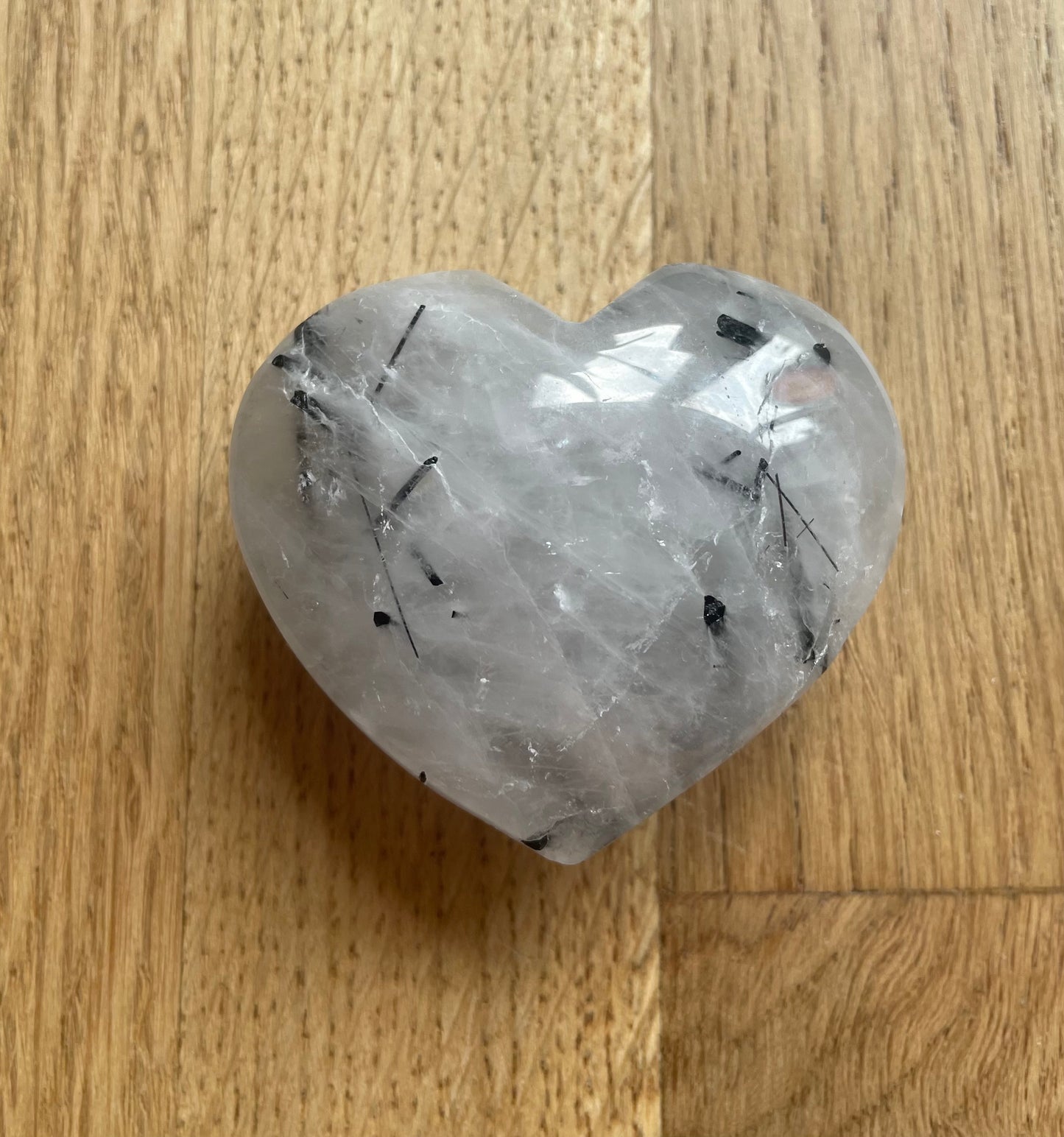 Tourmaline in quartz heart, 5.3cm wide