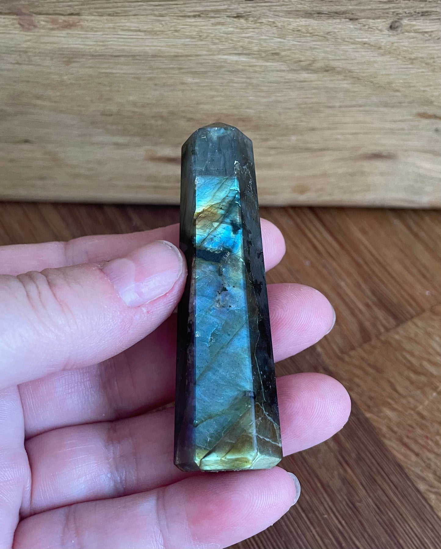 Labradorite point, 6.91cm