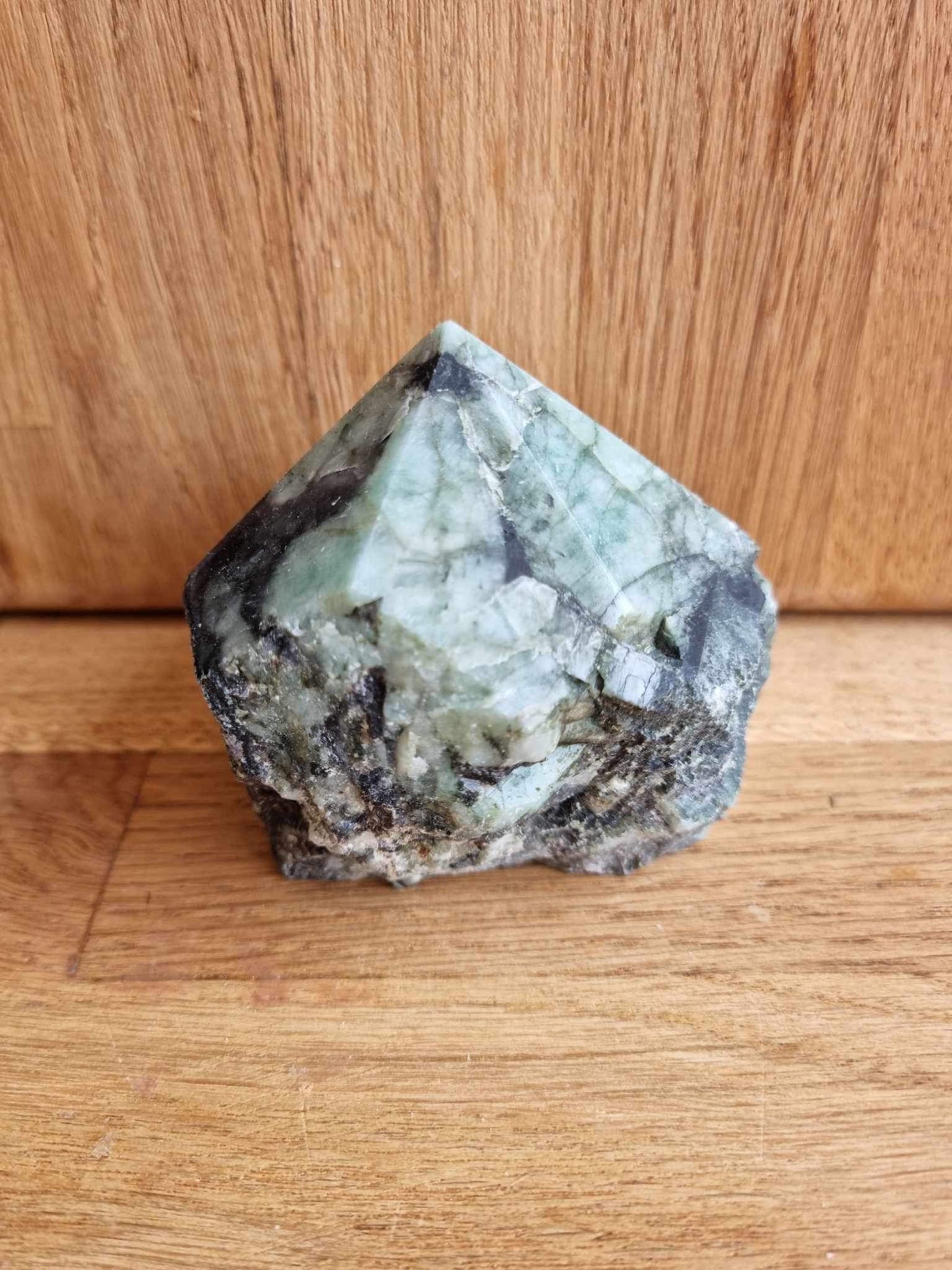 Emerald generator point, 6.5cm high