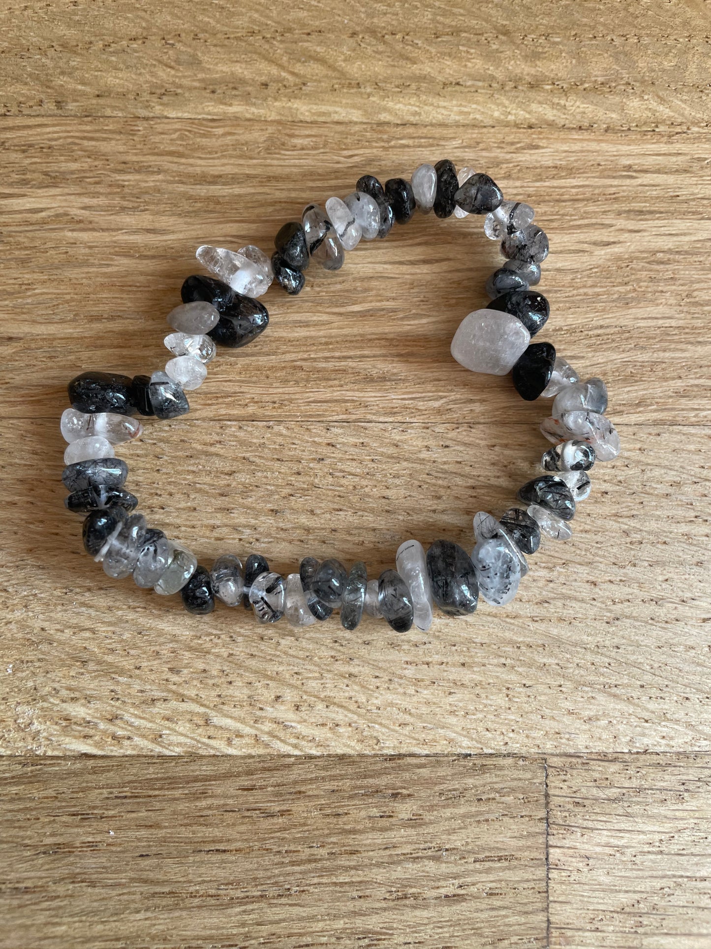 Tourmalinated quartz chip bracelet