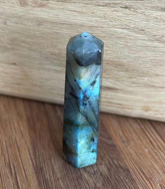 Labradorite point, 6.91cm