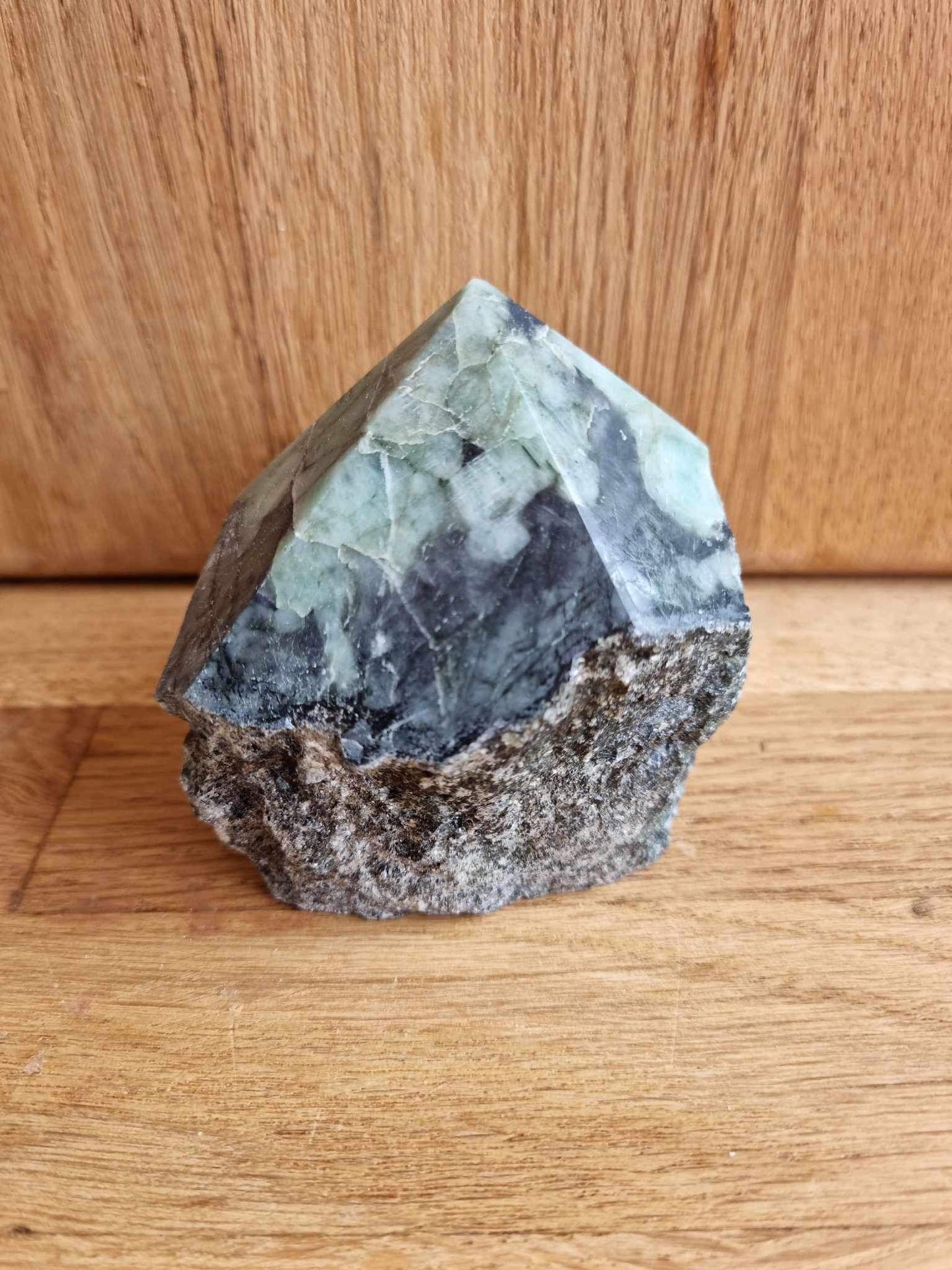 Emerald generator point, 6.5cm high