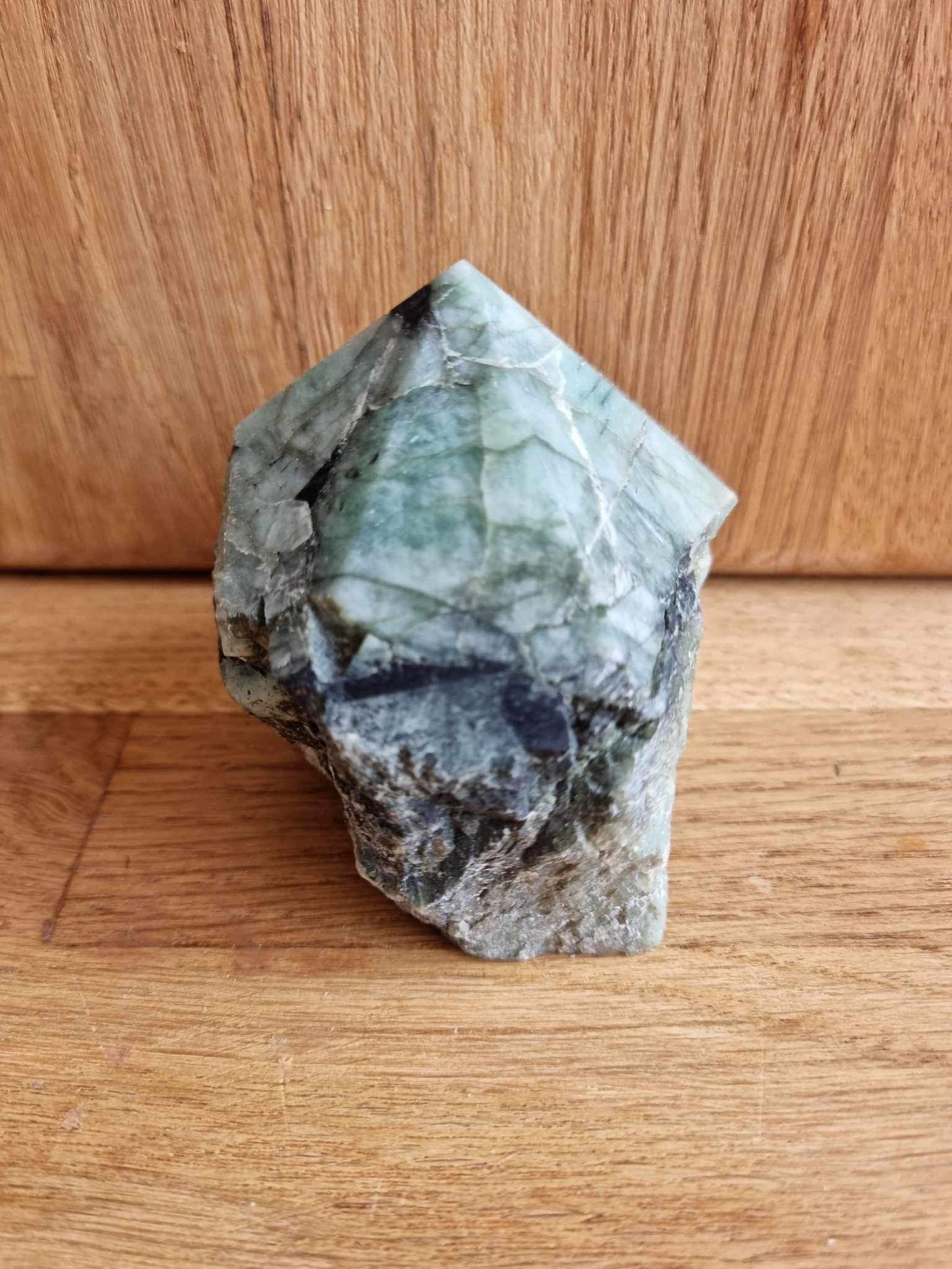 Emerald generator point, 6.5cm high