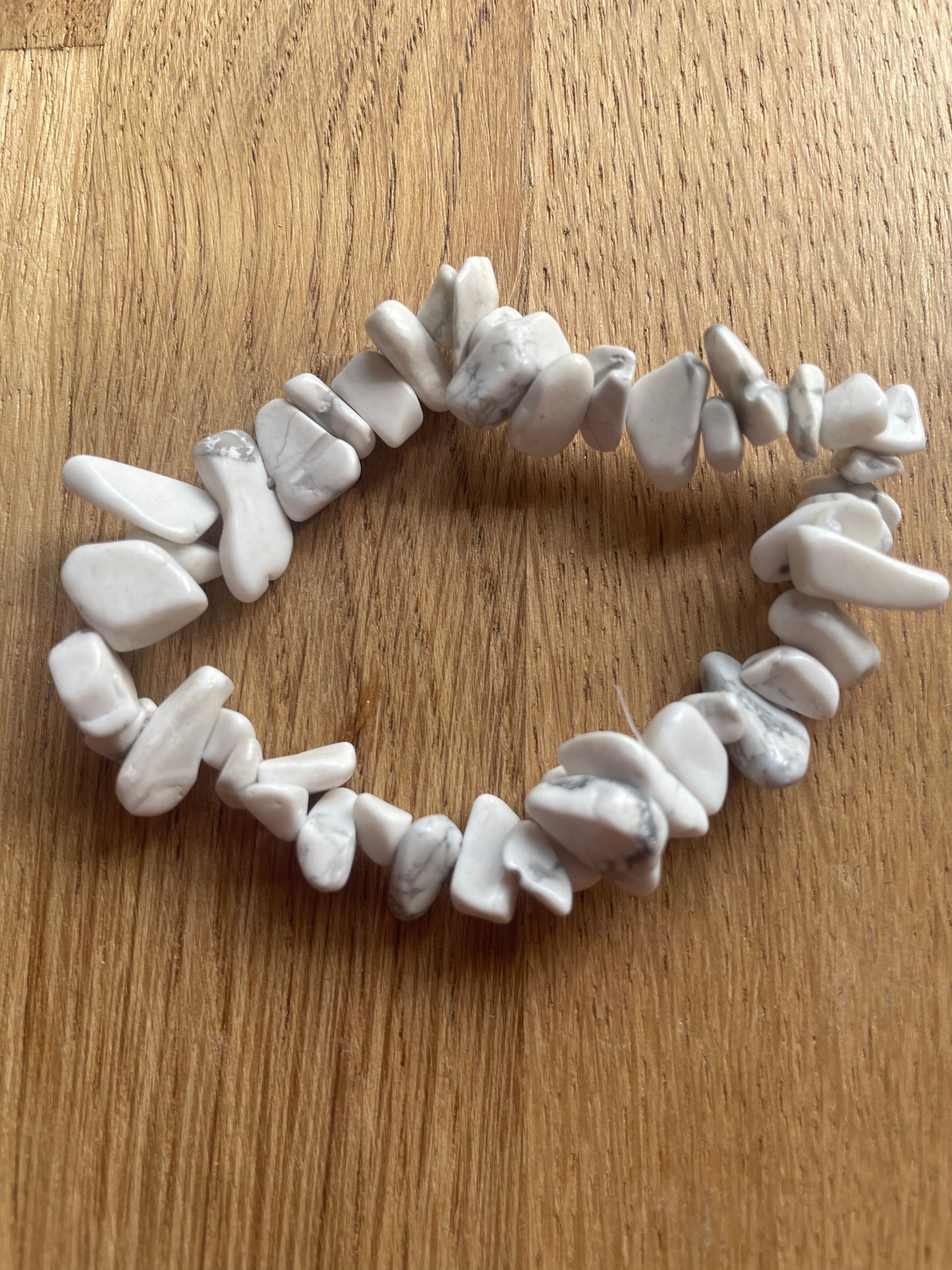 White howlite chip bracelet