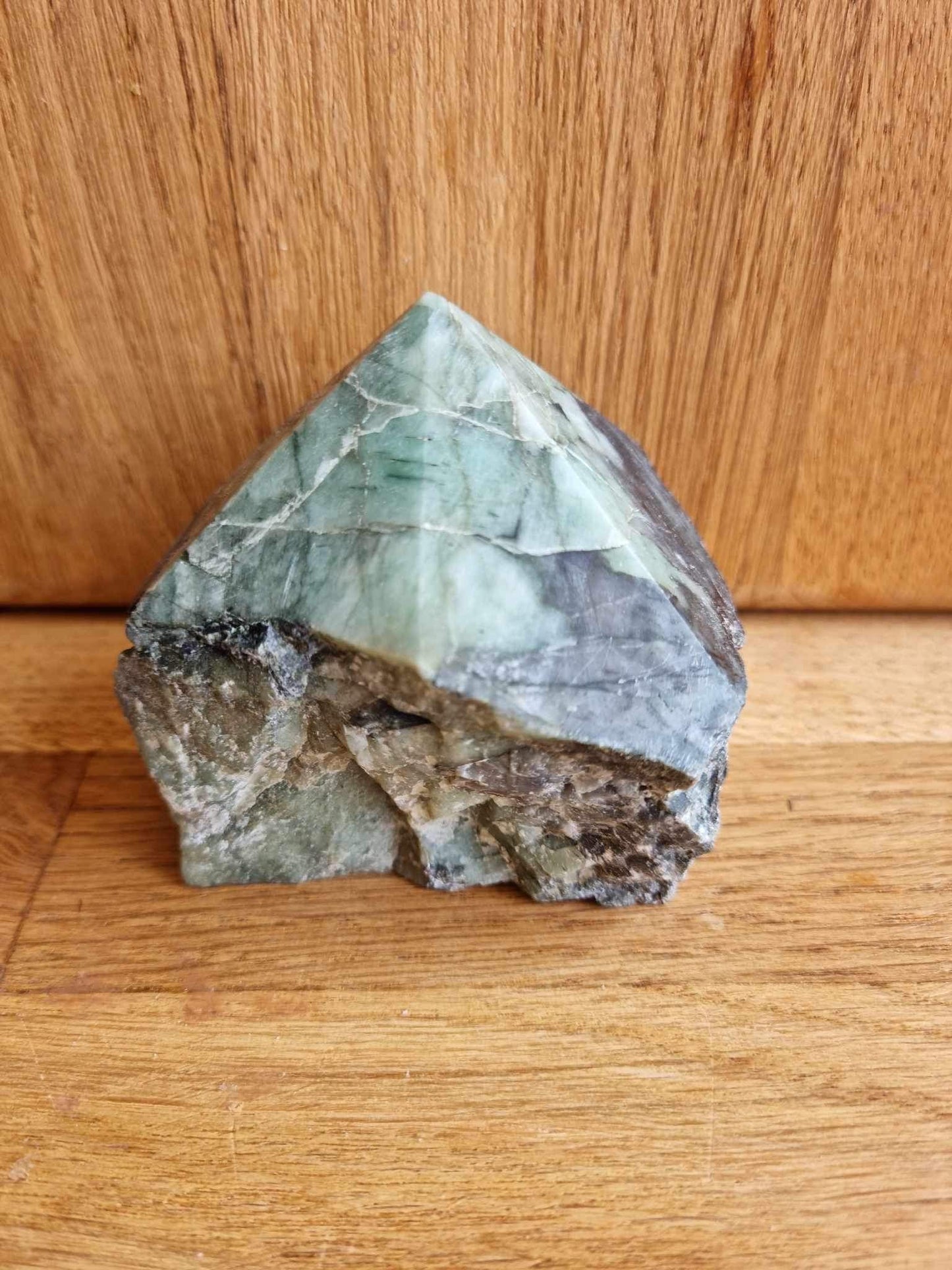 Emerald generator point, 6.5cm high