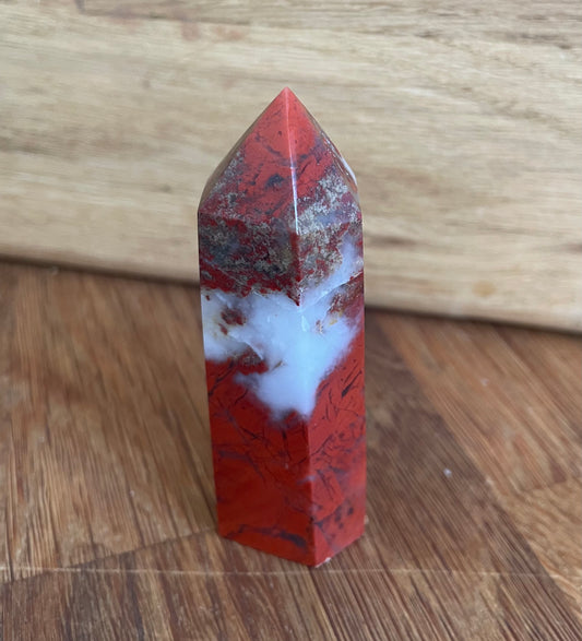 Brecciated jasper point