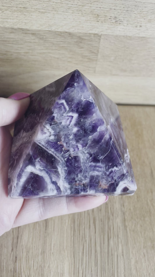 Amethyst 7cm pyramid