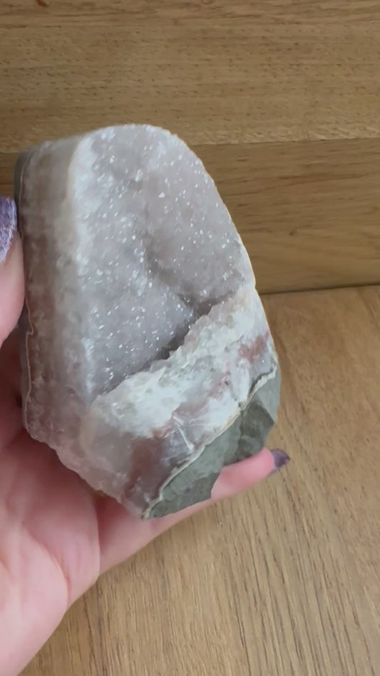 Snowy amethyst Druze