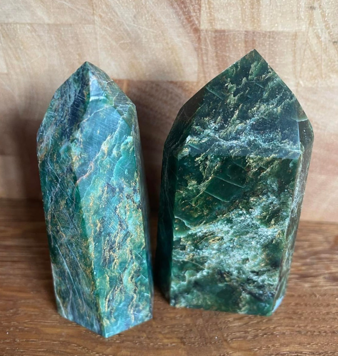 Fuchsite points