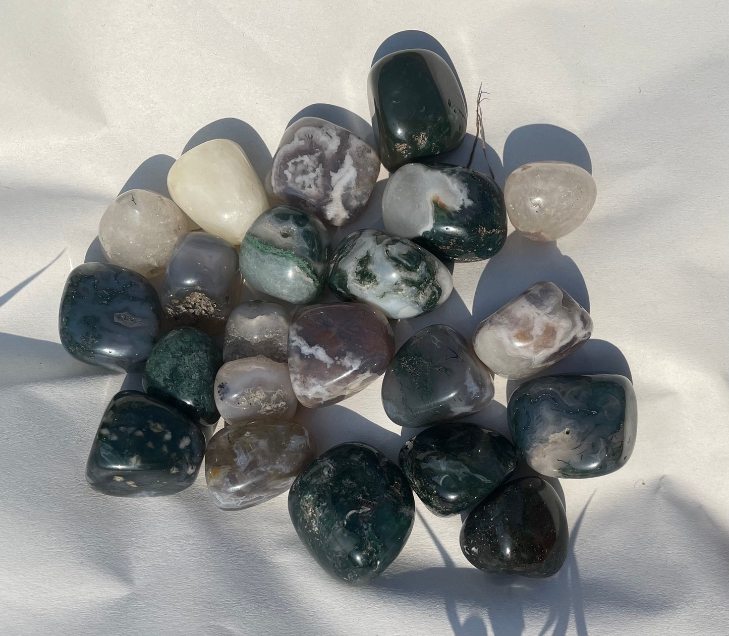 Moss agate tumble stone