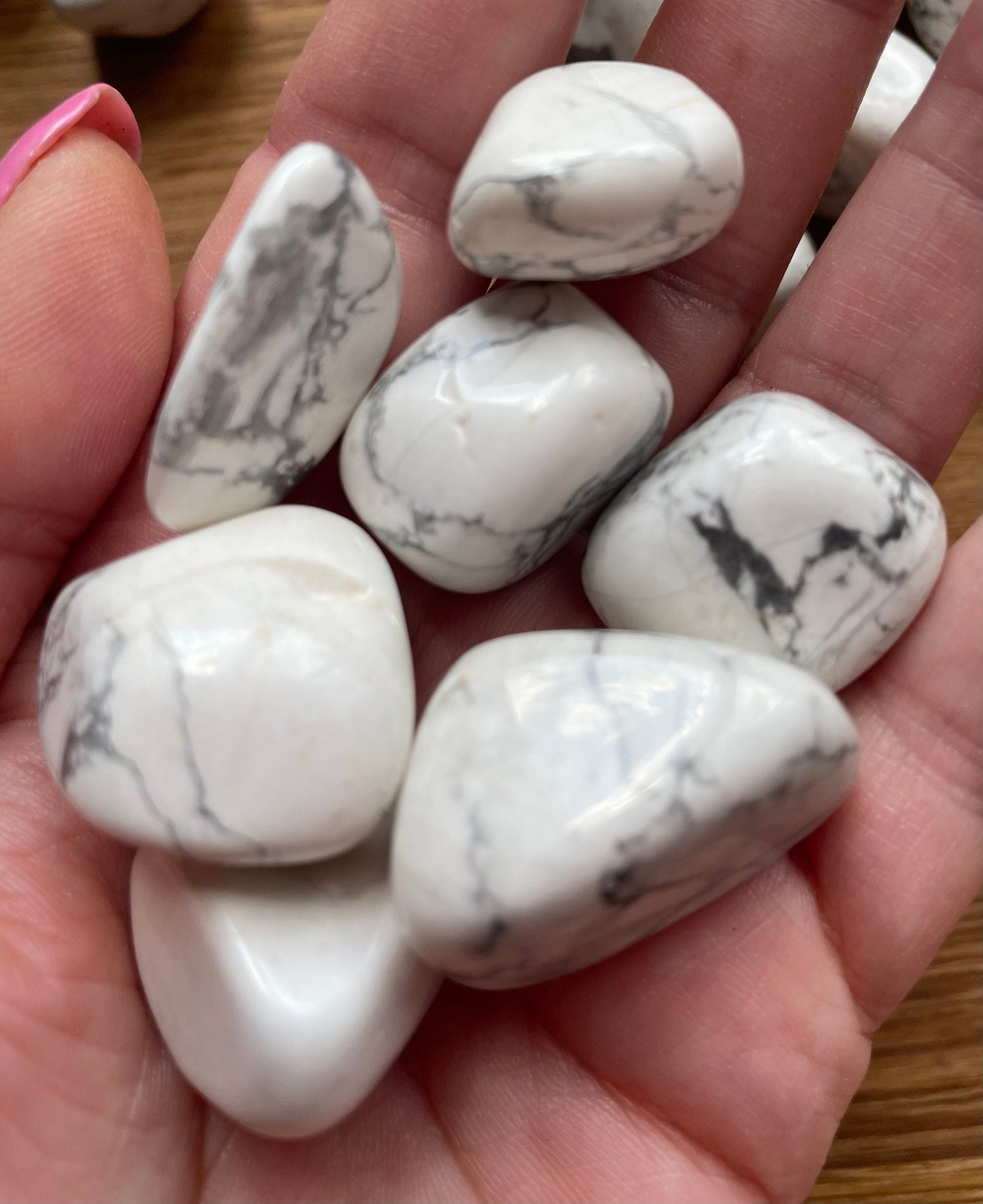 White howlite tumble stone