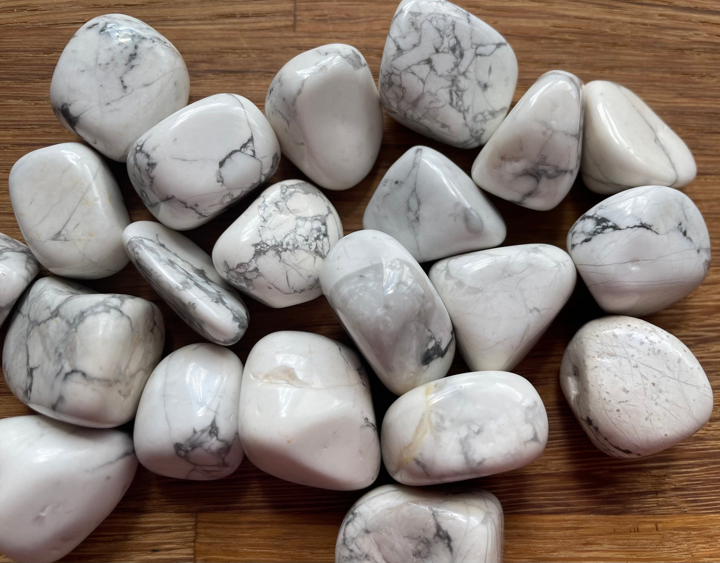 White howlite tumble stone