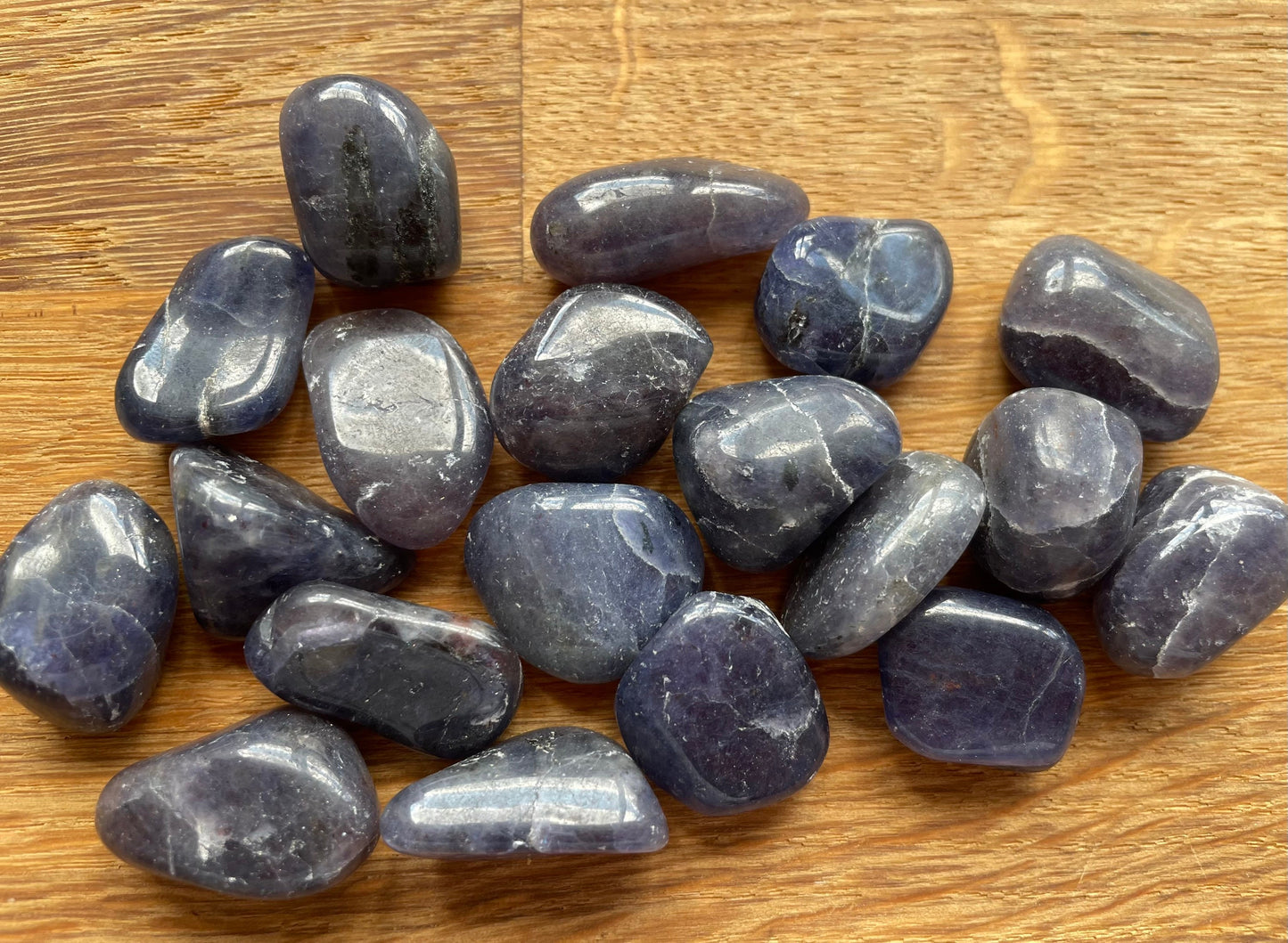 Iolite tumble