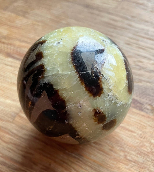 Septarian sphere