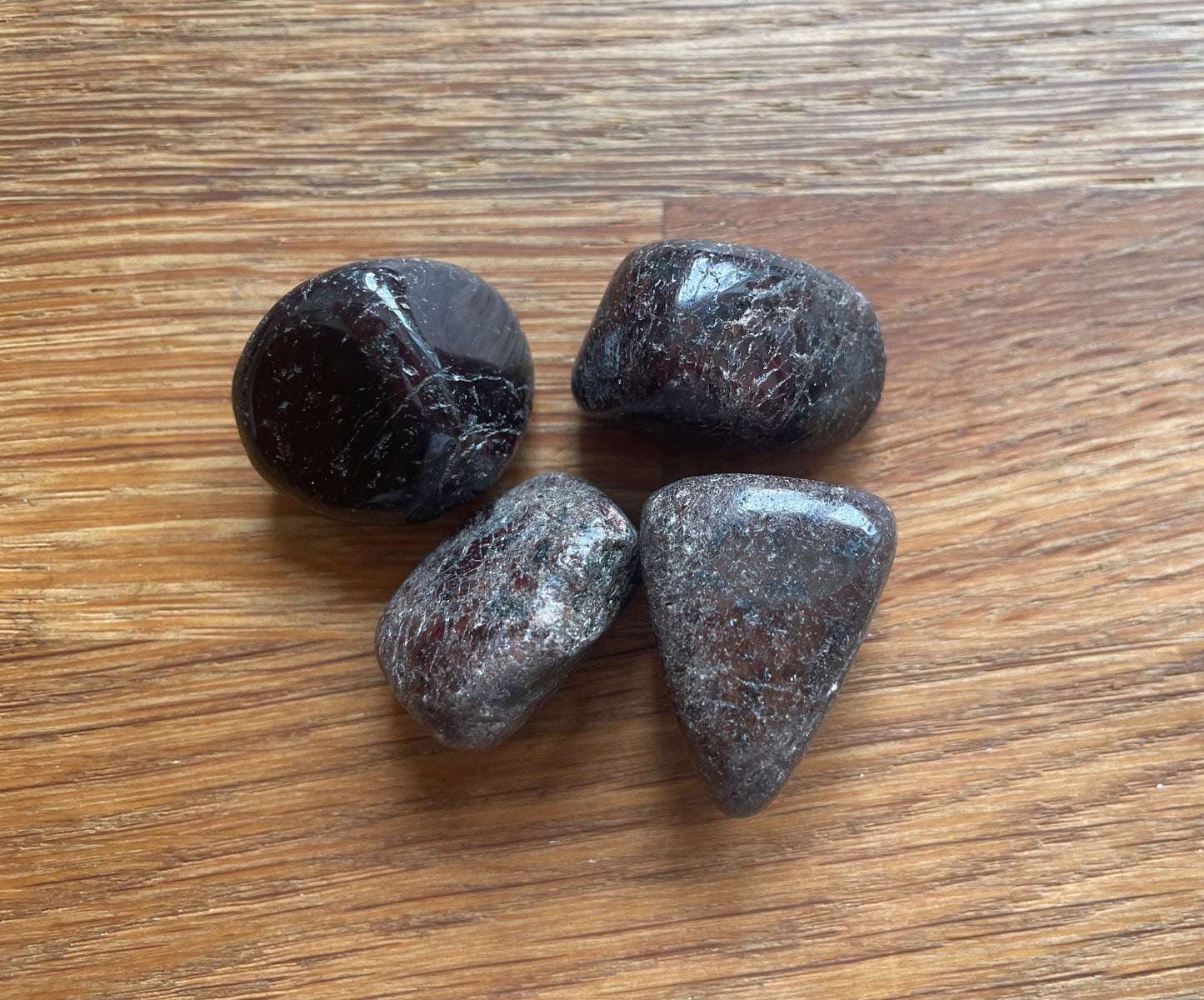 Garnet tumble stone