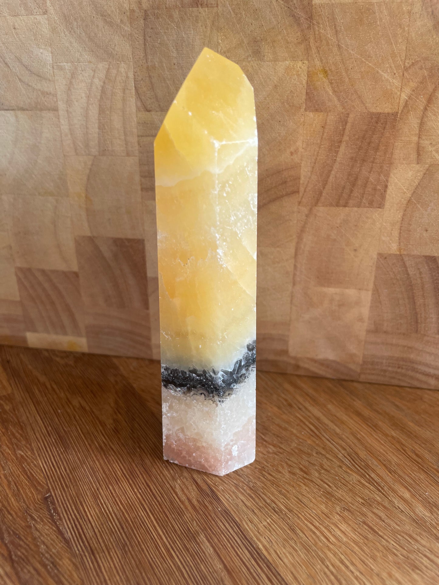 Yellow calcite point