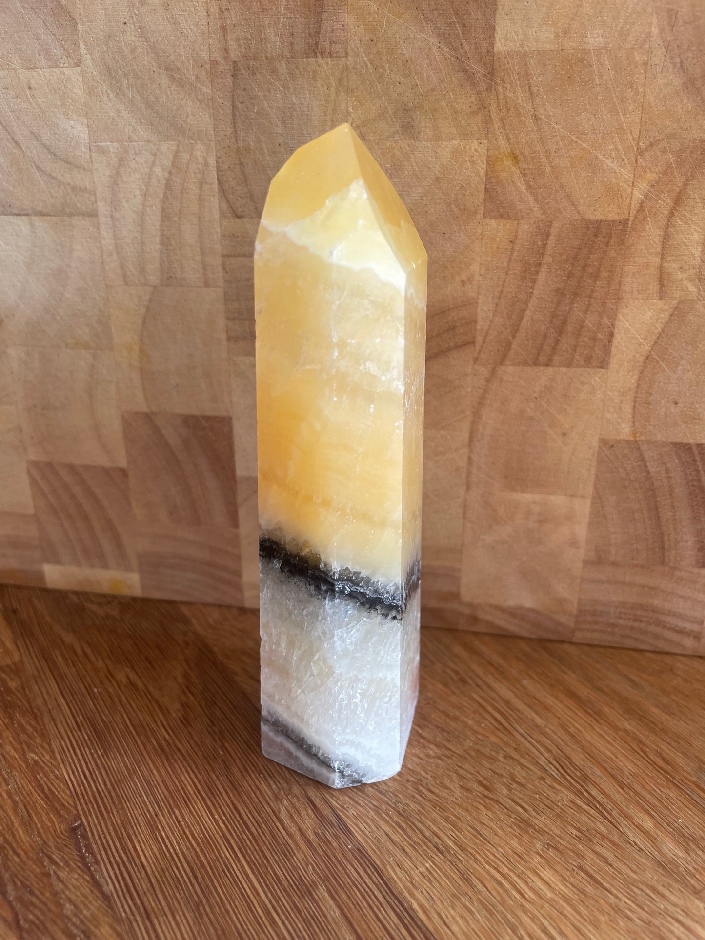 Yellow calcite point