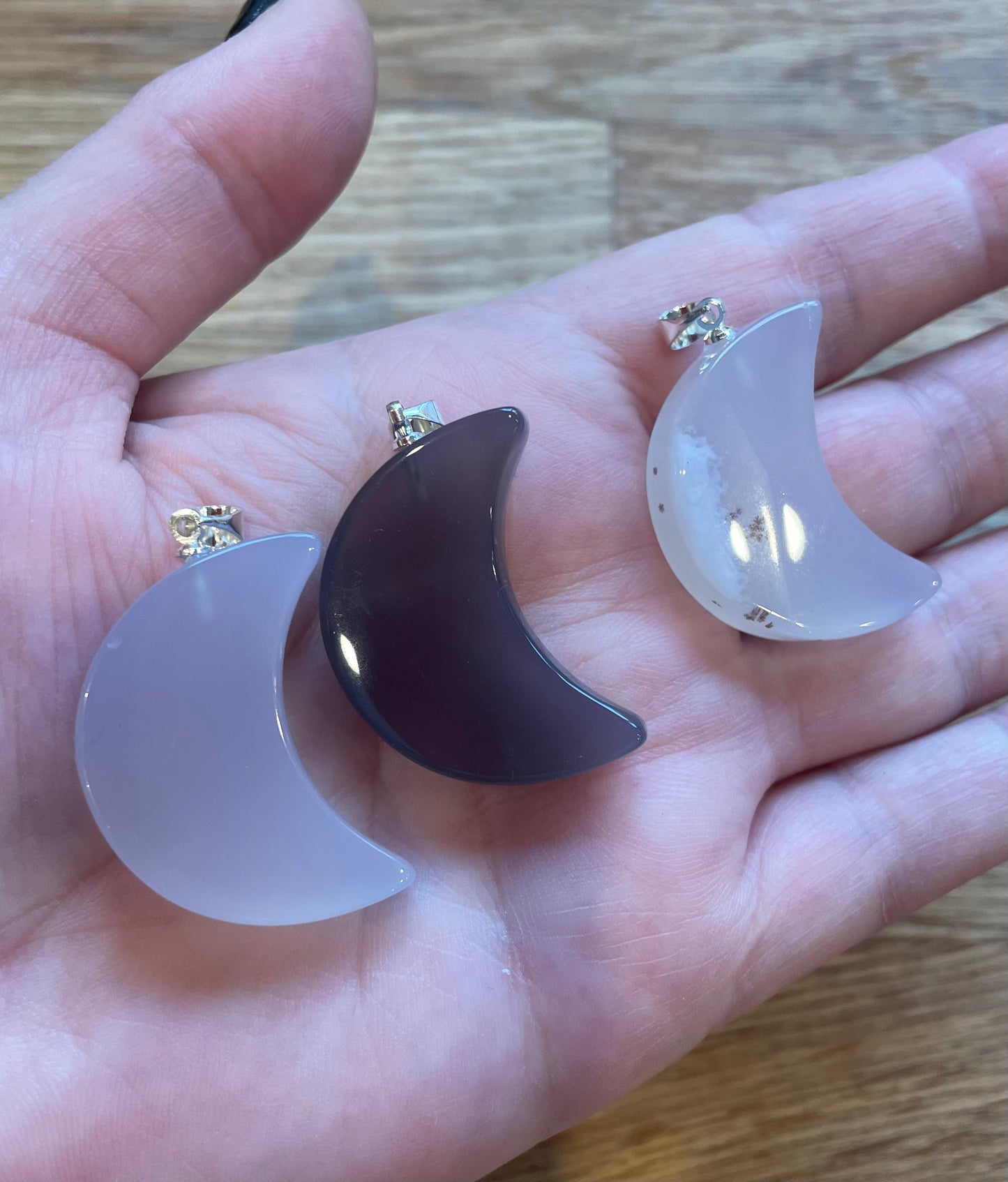 Agate moon pendant