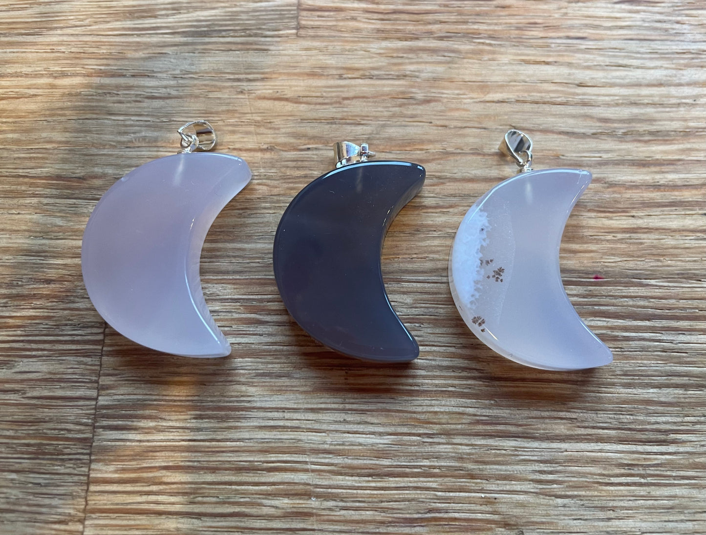 Agate moon pendant