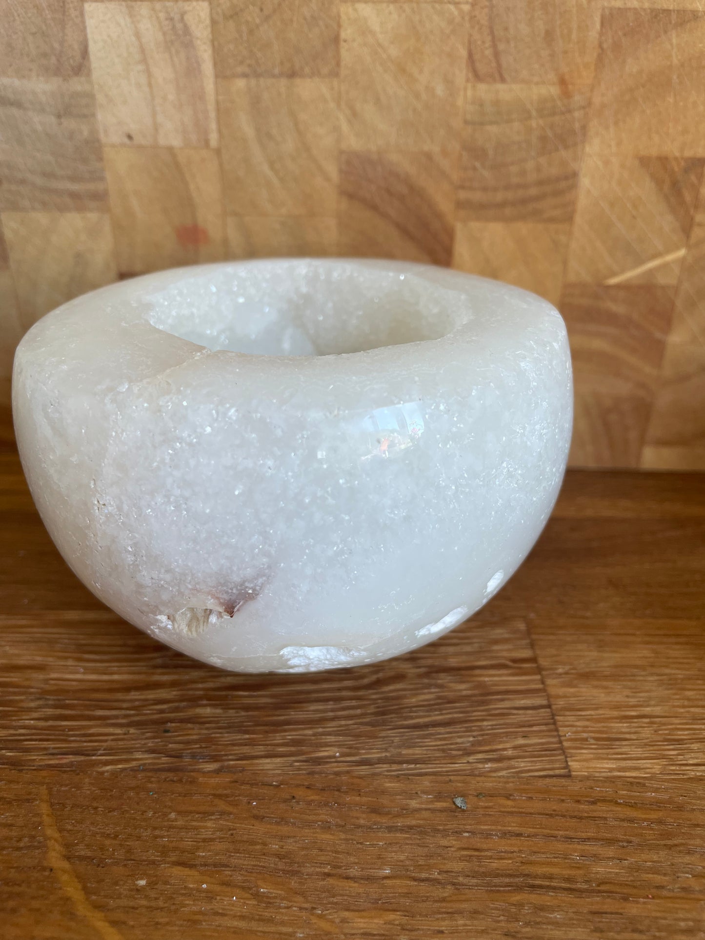 Quartz geode bowl, 906g