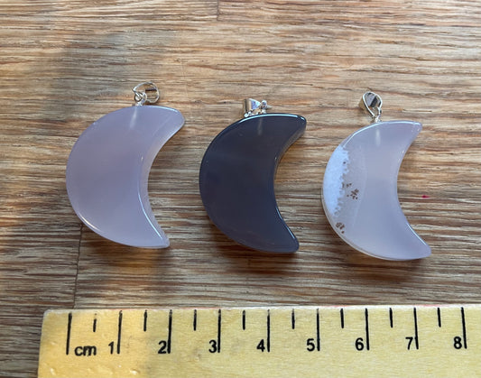 Agate moon pendant