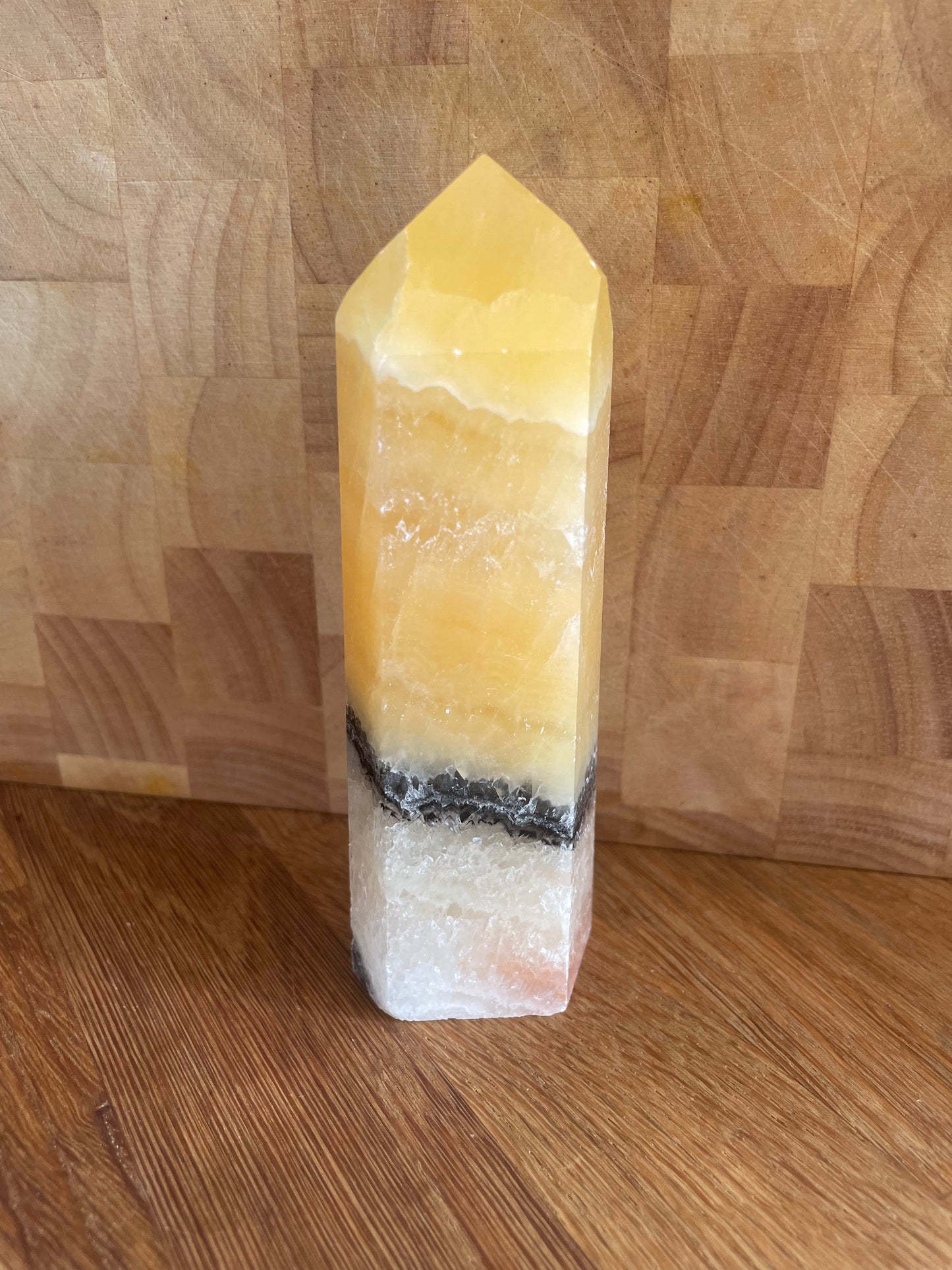 Yellow calcite point