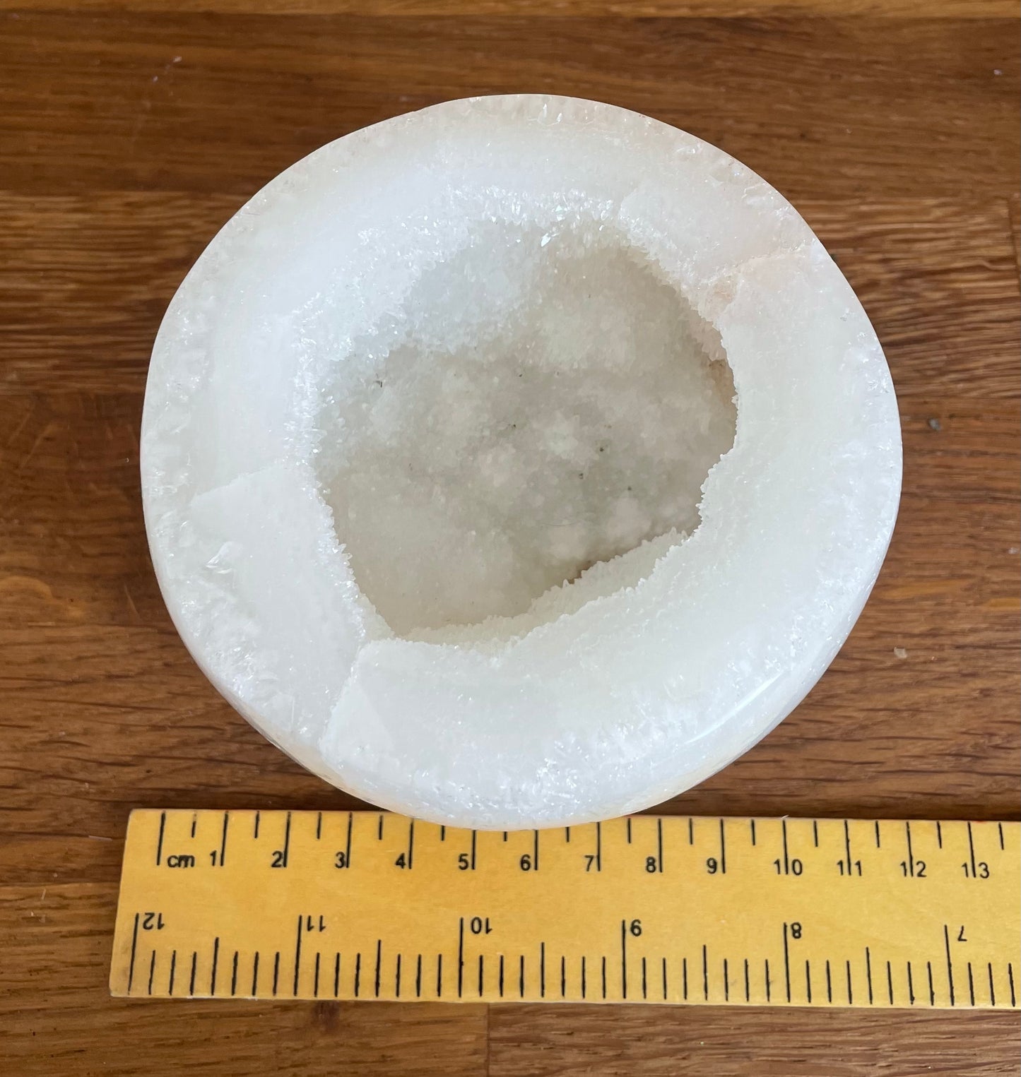 Quartz geode bowl, 906g