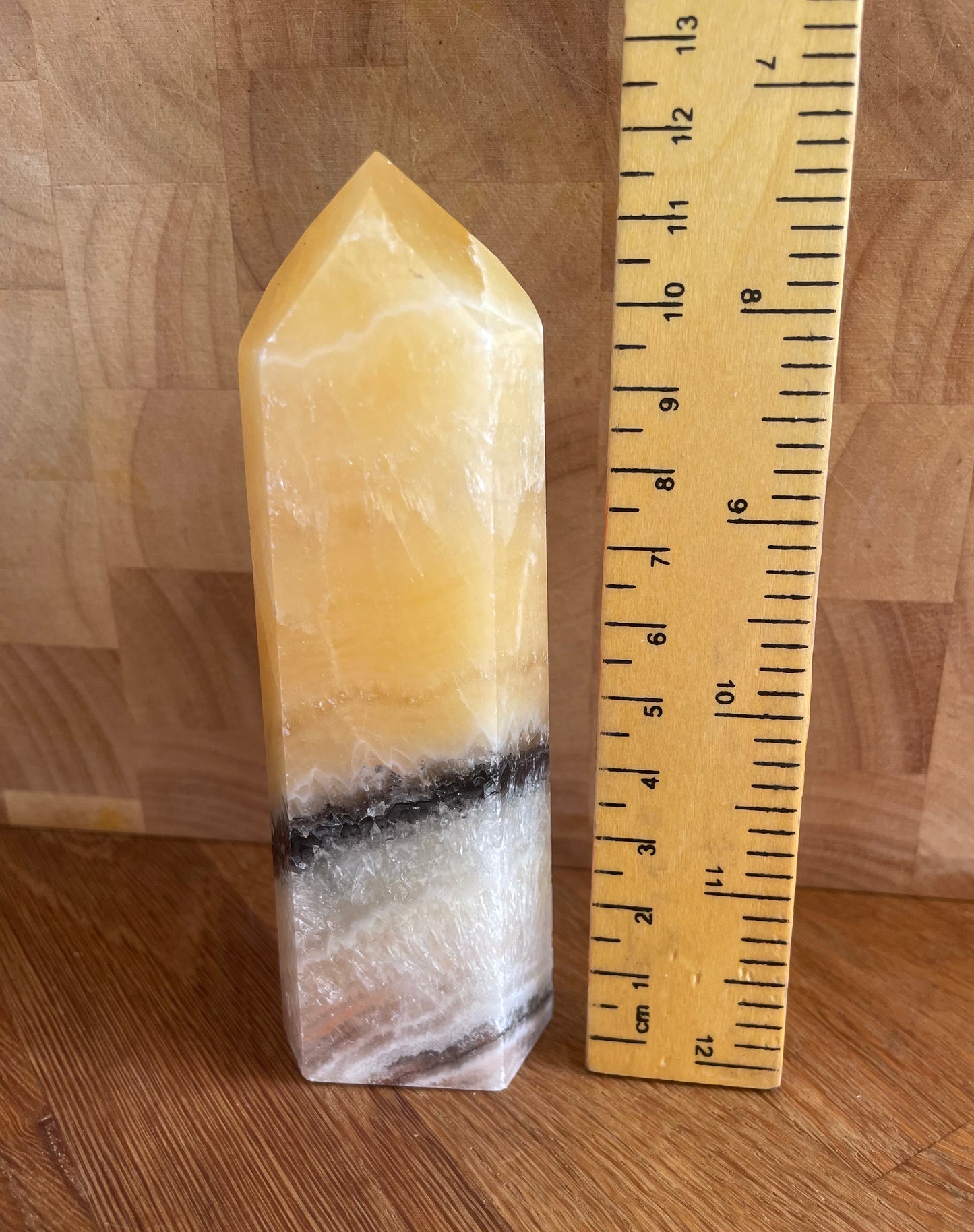 Yellow calcite point