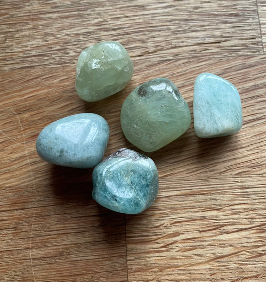 Aquamarine tumble stone